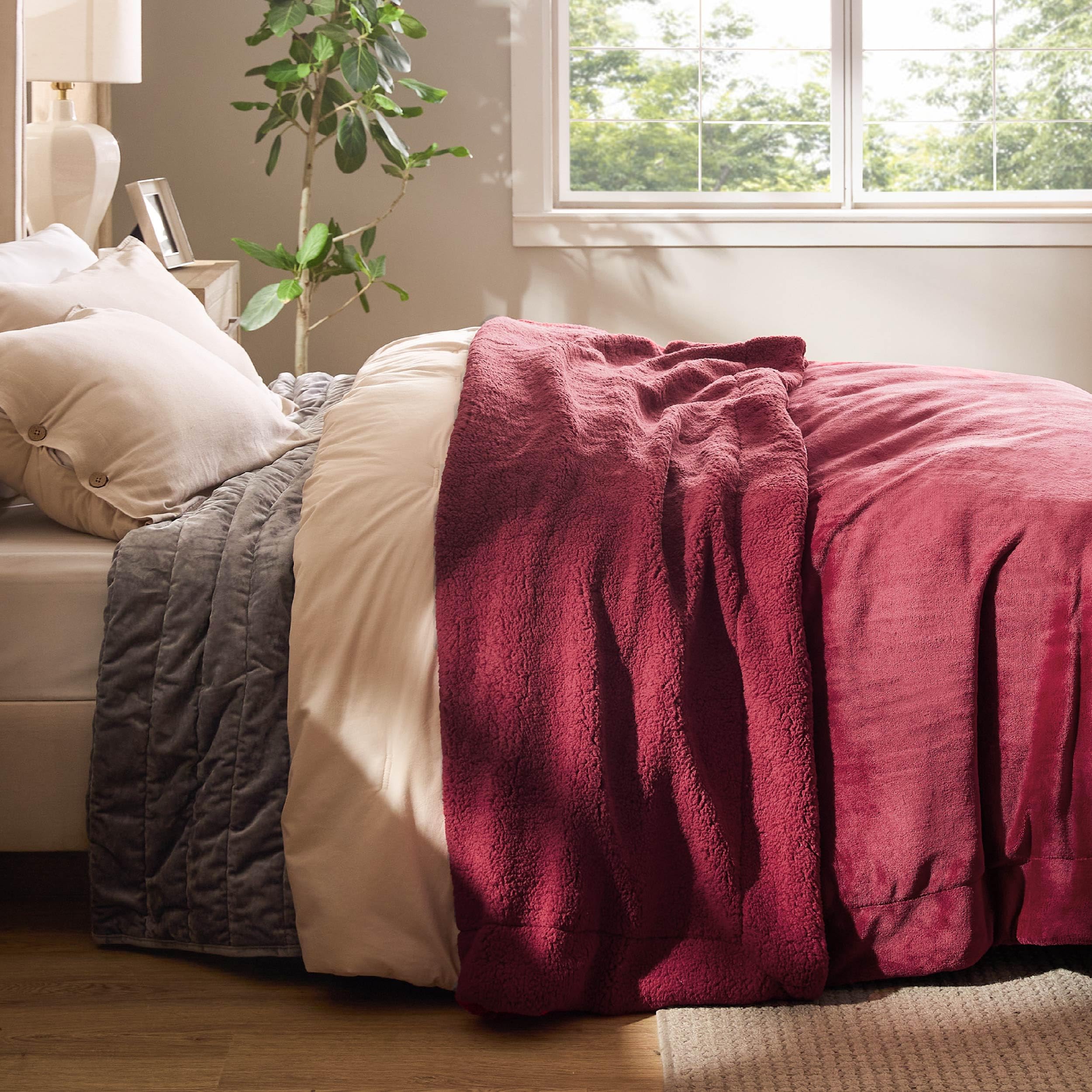 Bedsure Manta Sofá Polar Invierno - Sherpa, Rojo Oscuro, 230x270 cm | Mantas para Cama, Mantas Grande Suave y Cálida para Sofá, Manta Borrego Polar Reversible de Franela y Borreguito, Acogedor