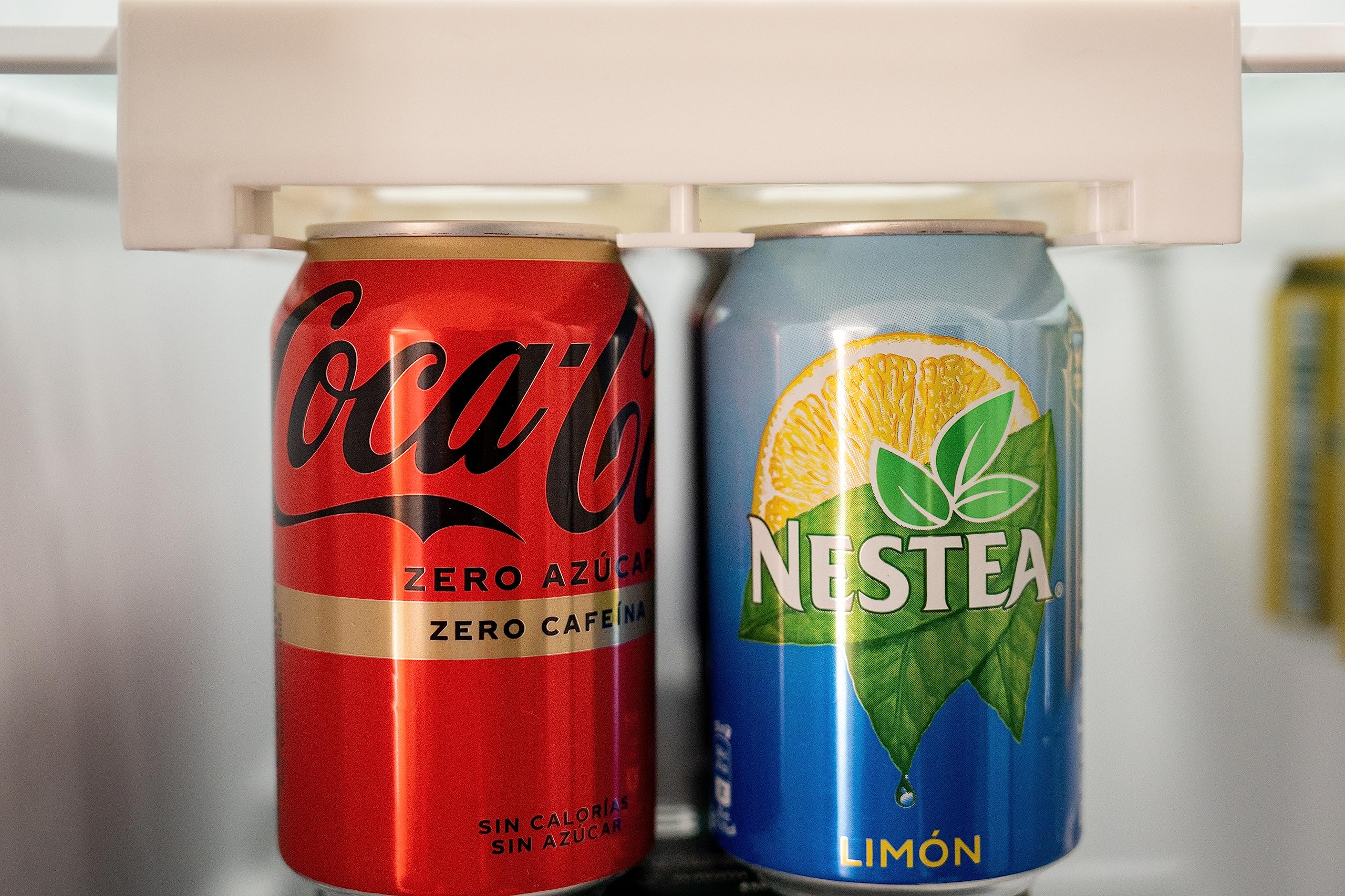ZAHARA+ Organizador Latas Nevera No oxidable y Autoajustable - Dispensador de Latas para Frigorífico - Gran Almacenaje para Bebidas - Pack de 2 Unidades Capacidad 16 latas
