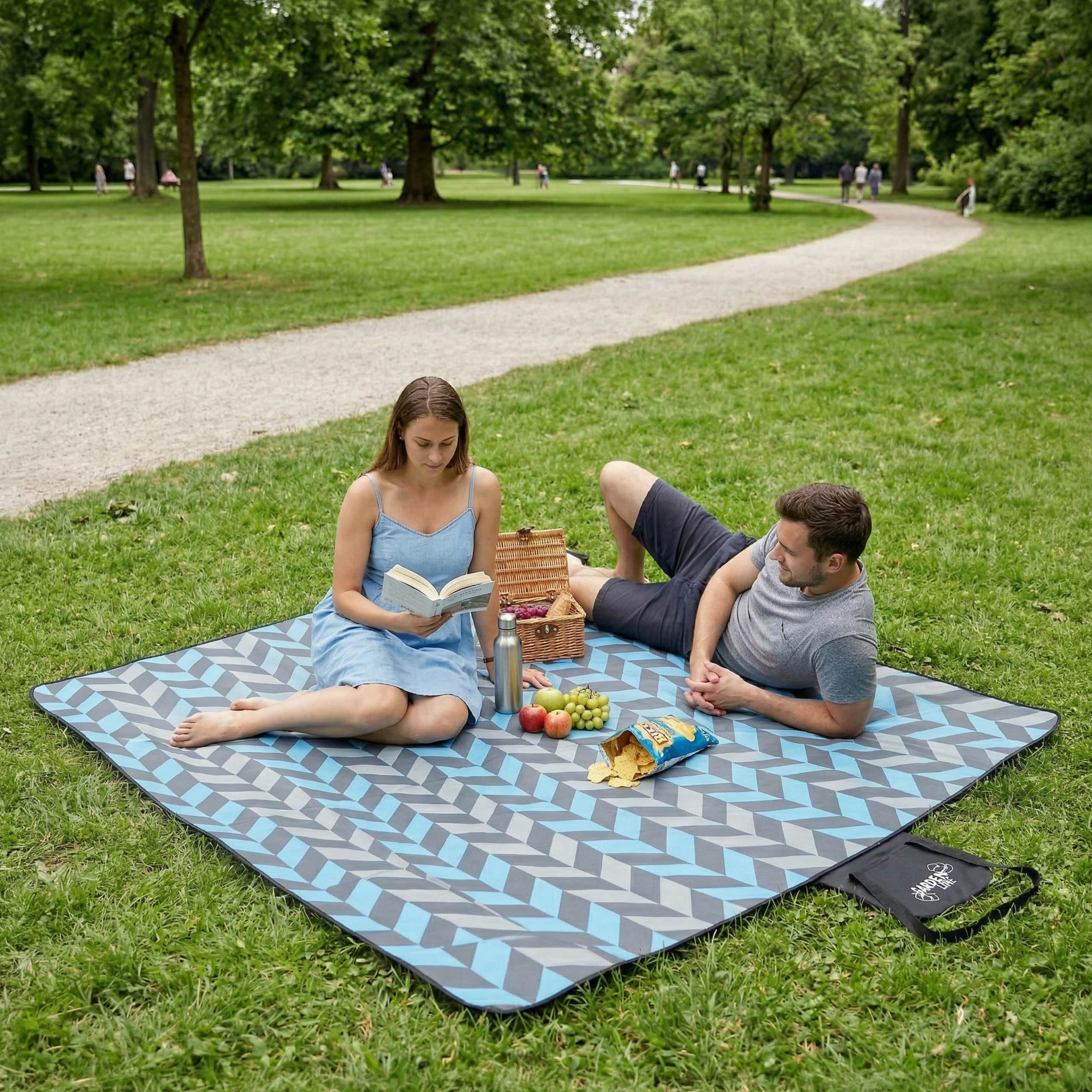 Koc piknikowy Z IZOLACJĄ TERMICZNĄ, mata PLAŻOWA, koc WODOODPORNY z uchwytem (niebiesko-szary, 200x200cm)