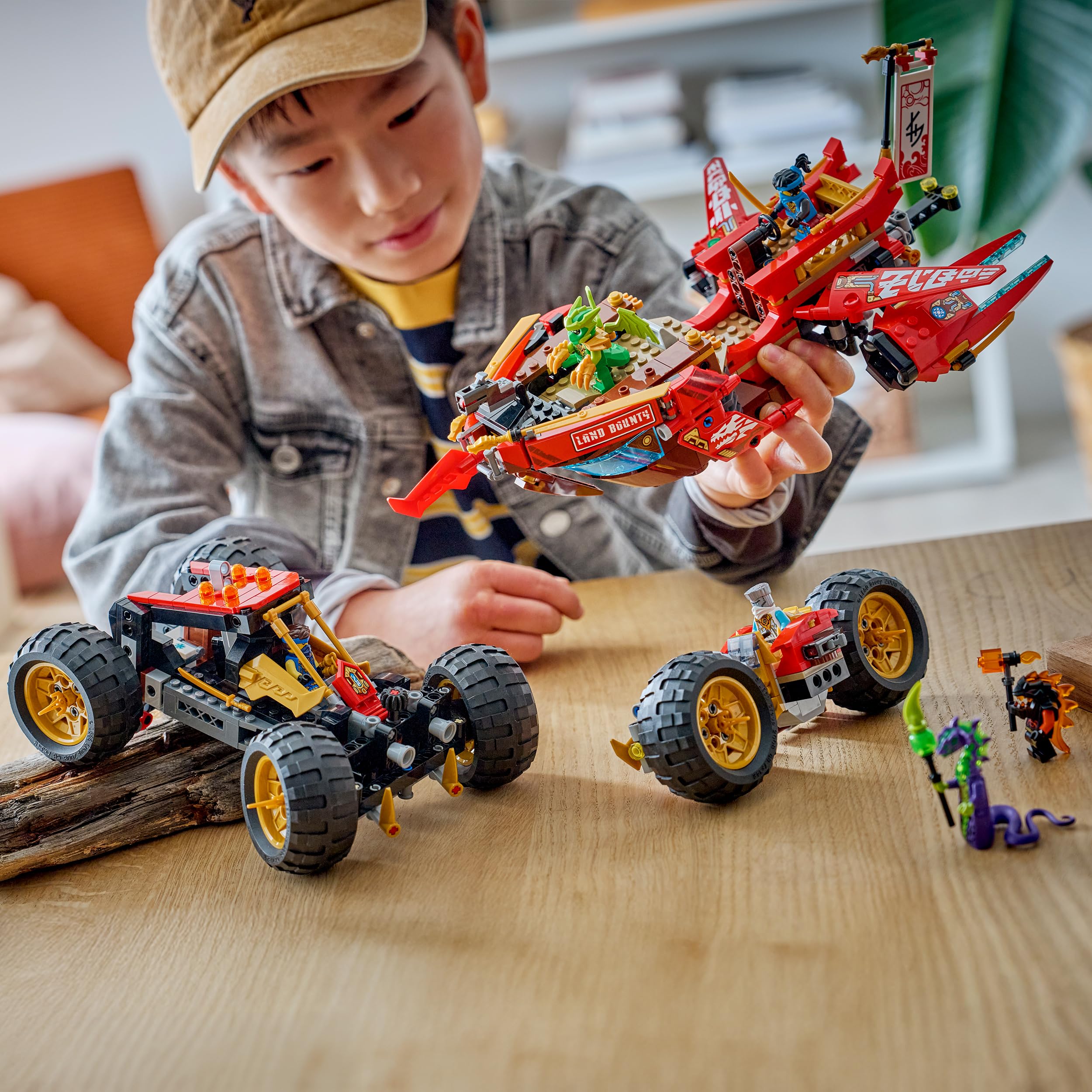 LEGO NINJAGO Wüstensegler - 3-in-1 Ninja-Spielset, umwandelbar in fliegendes Boot, Auto & Motorrad - inkl. 6 Minifiguren - Geschenkidee für Jungen ab 9 Jahren und Dragons Rising Fans - 71869