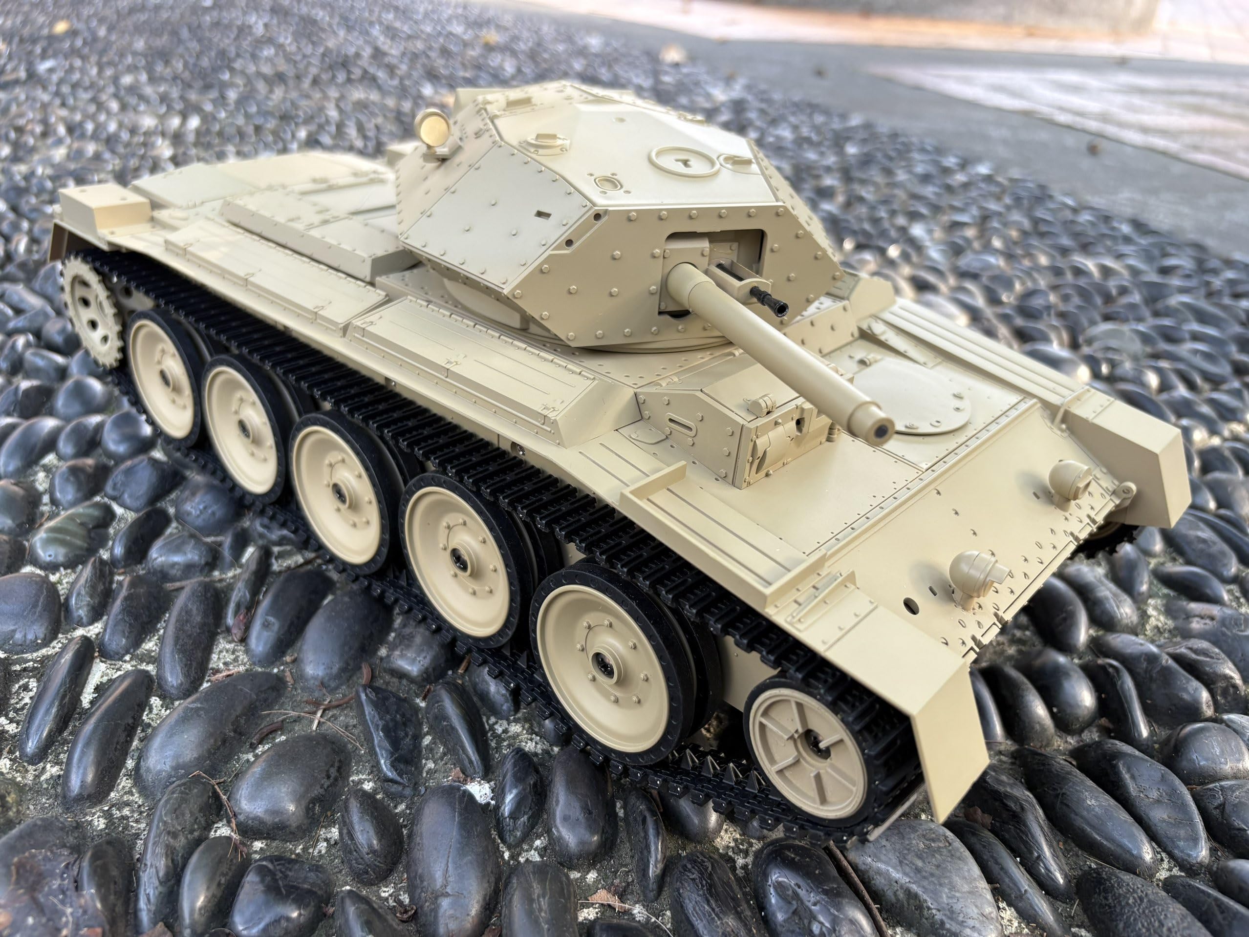 Model czołgu RC 1:16 żółty model zbiornika rejsowego proporcjonalny pilot zdalnego sterowania 360° wieża pilot obrotowy (wersja z podwójną baterią)