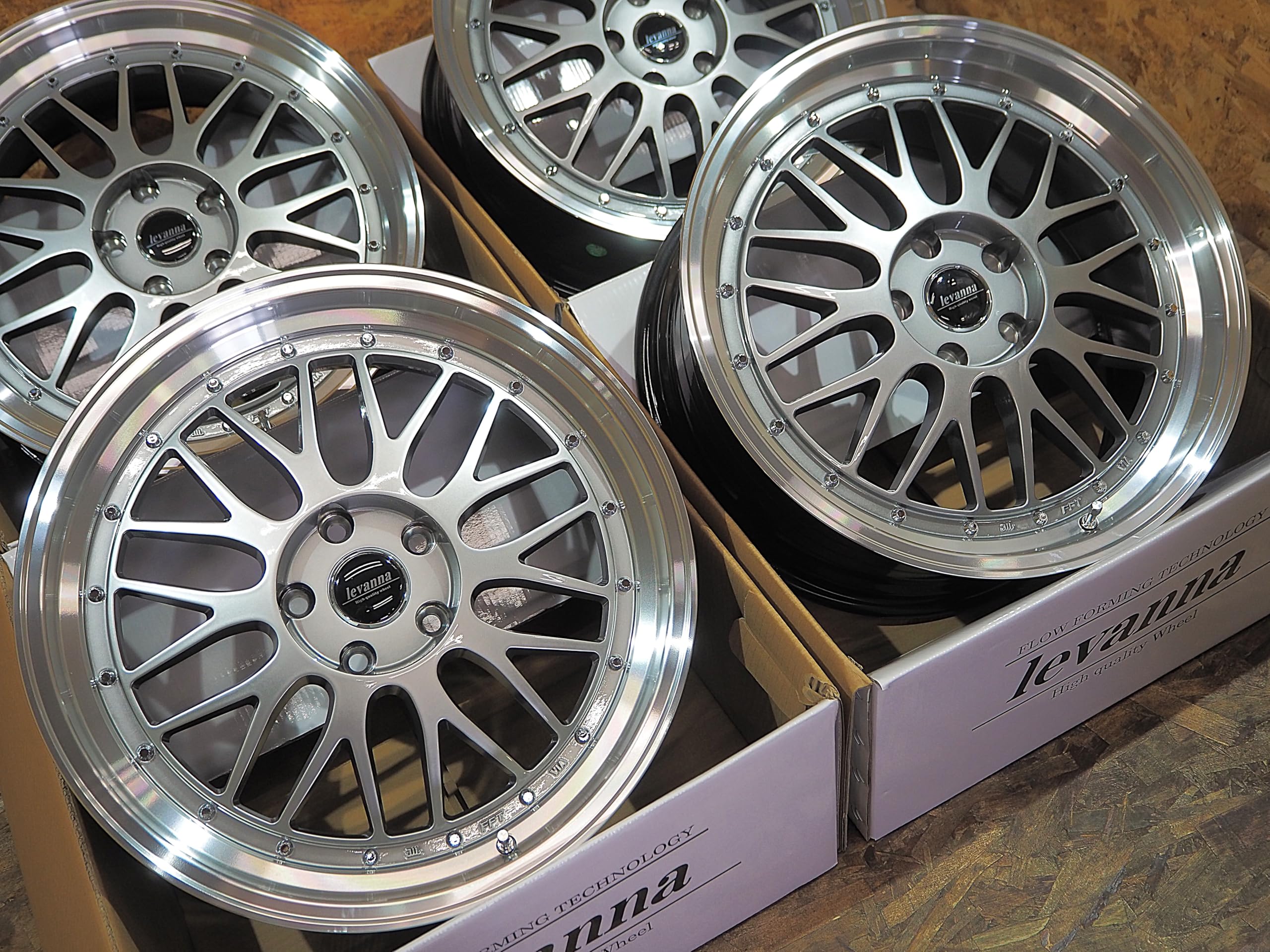 Amazon | levanna V10-EX FFT 19インチ 8.5J+42 5H114.3 ハイパー