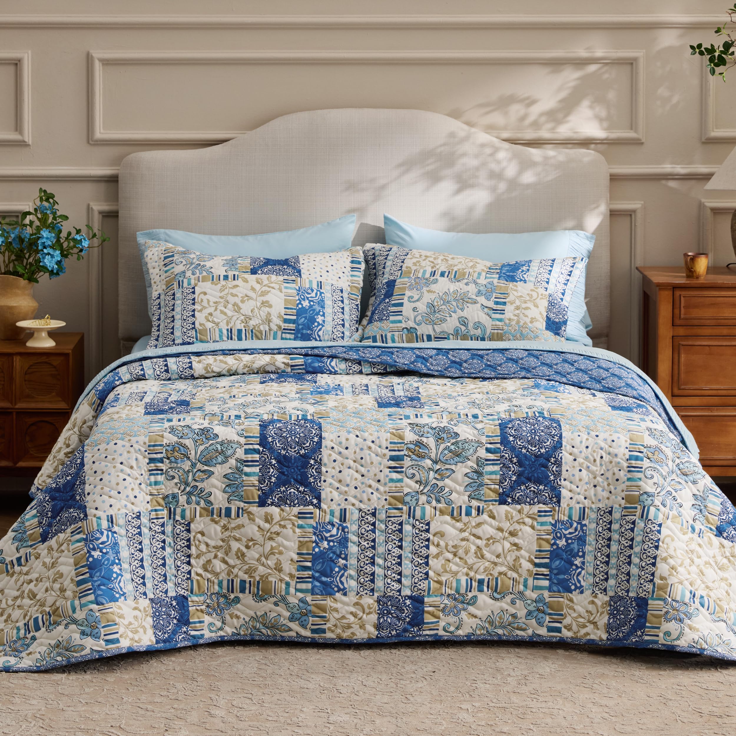 Bedsure Floral Patchwork Quilt