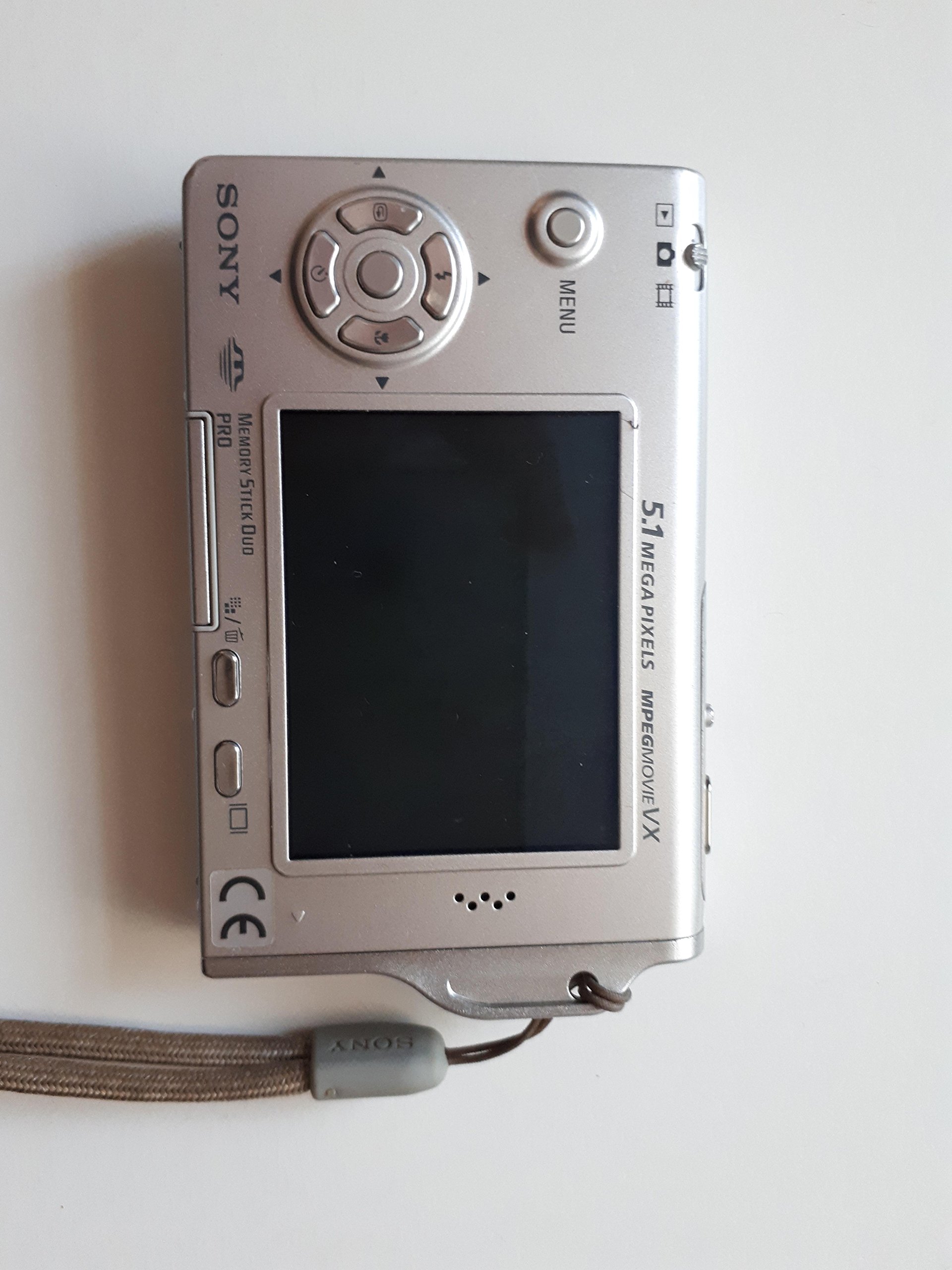 Sony Cyber-shot DSC-T7 Digital Camera [5MP, 3x Optical Zoom 