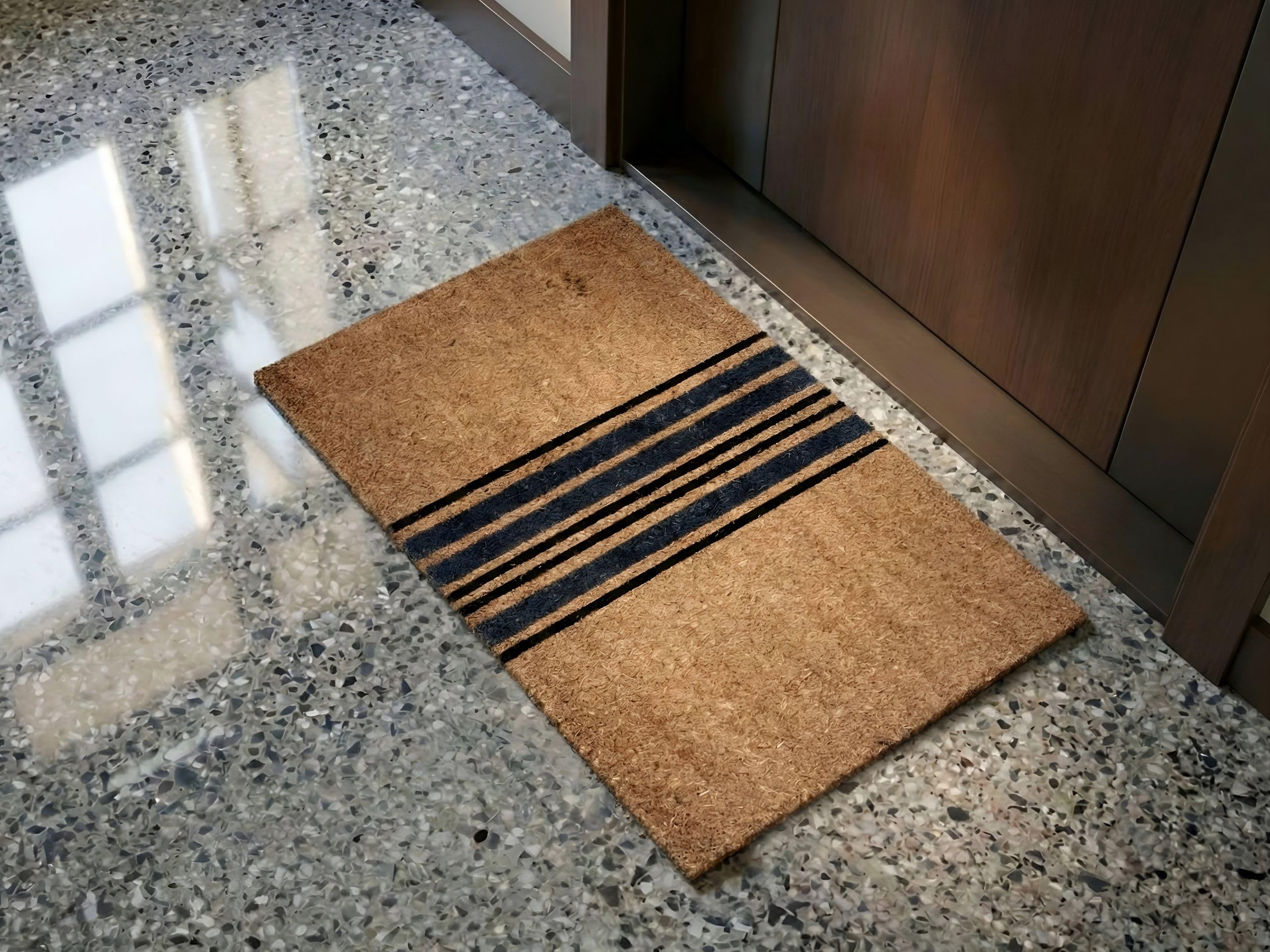 Beliani Paillasson en Fibre de Coco 50 x 80 cm Antidérapant Dessous en PVC Motif Rayé Naturel Togiak