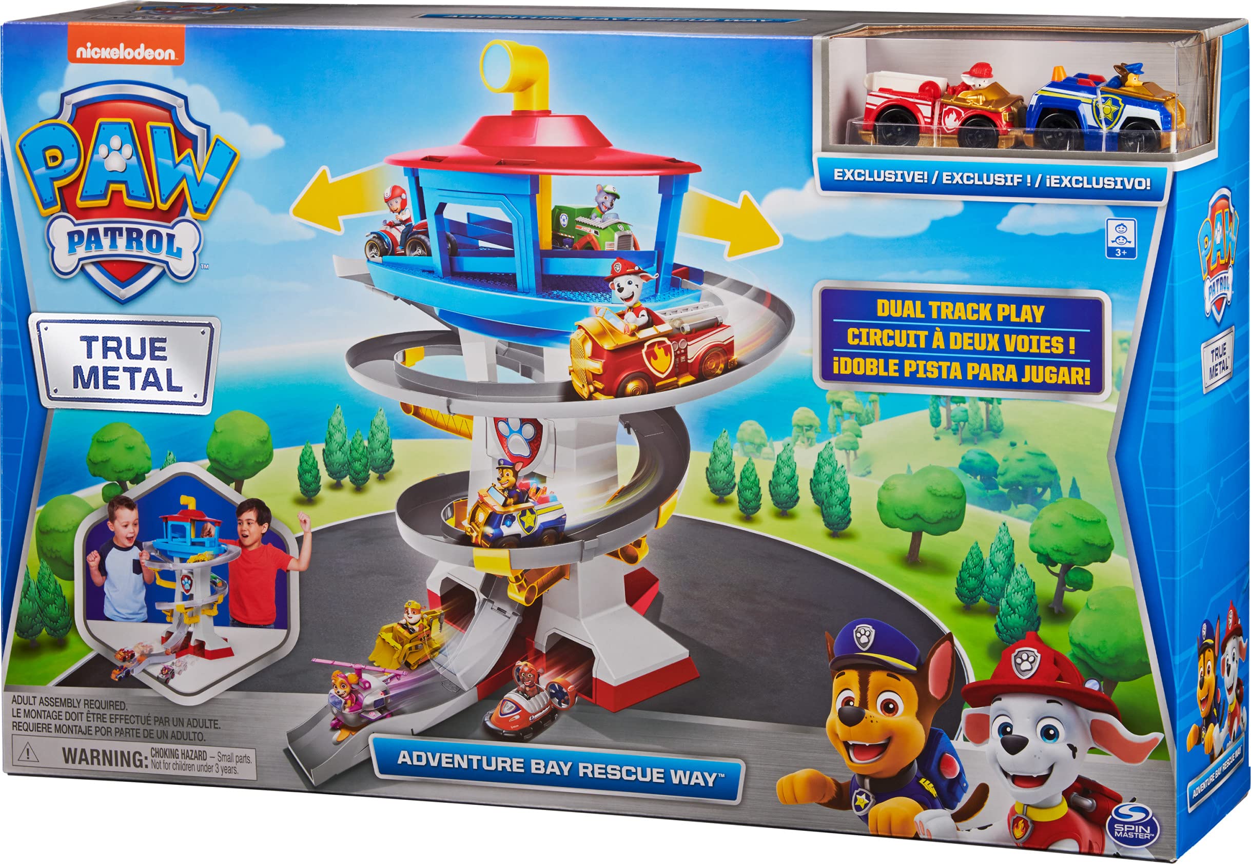 Paw Patrol, Set di Gioco Adventure bay Pista da Corsa Die Cast con 2 Veicoli Esclusivi, in Scala 1:55