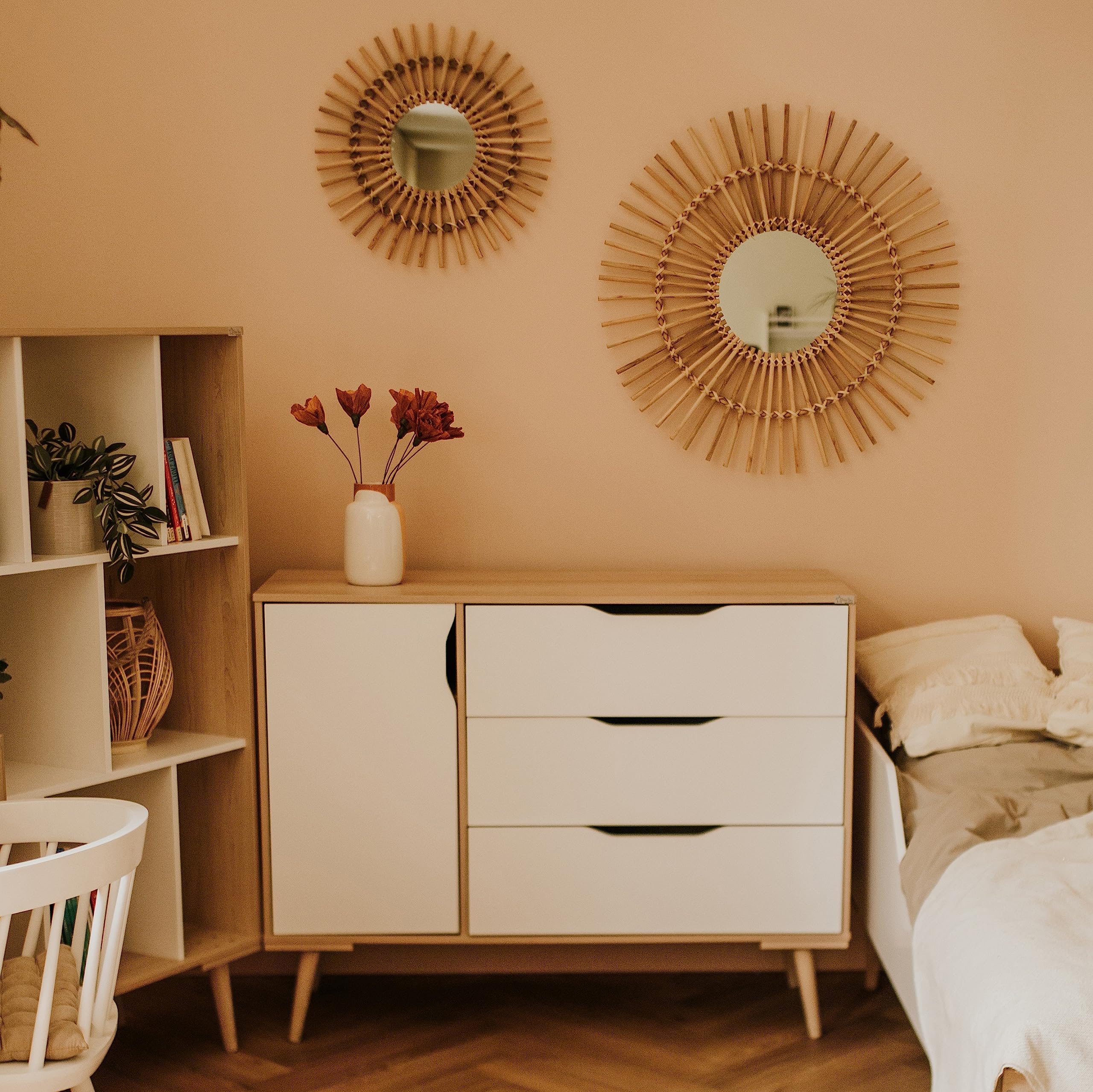 Mon Mobilier Design Sofie Commode à Langer à tiroirs et étagères Style scandinave Blanc/Bois