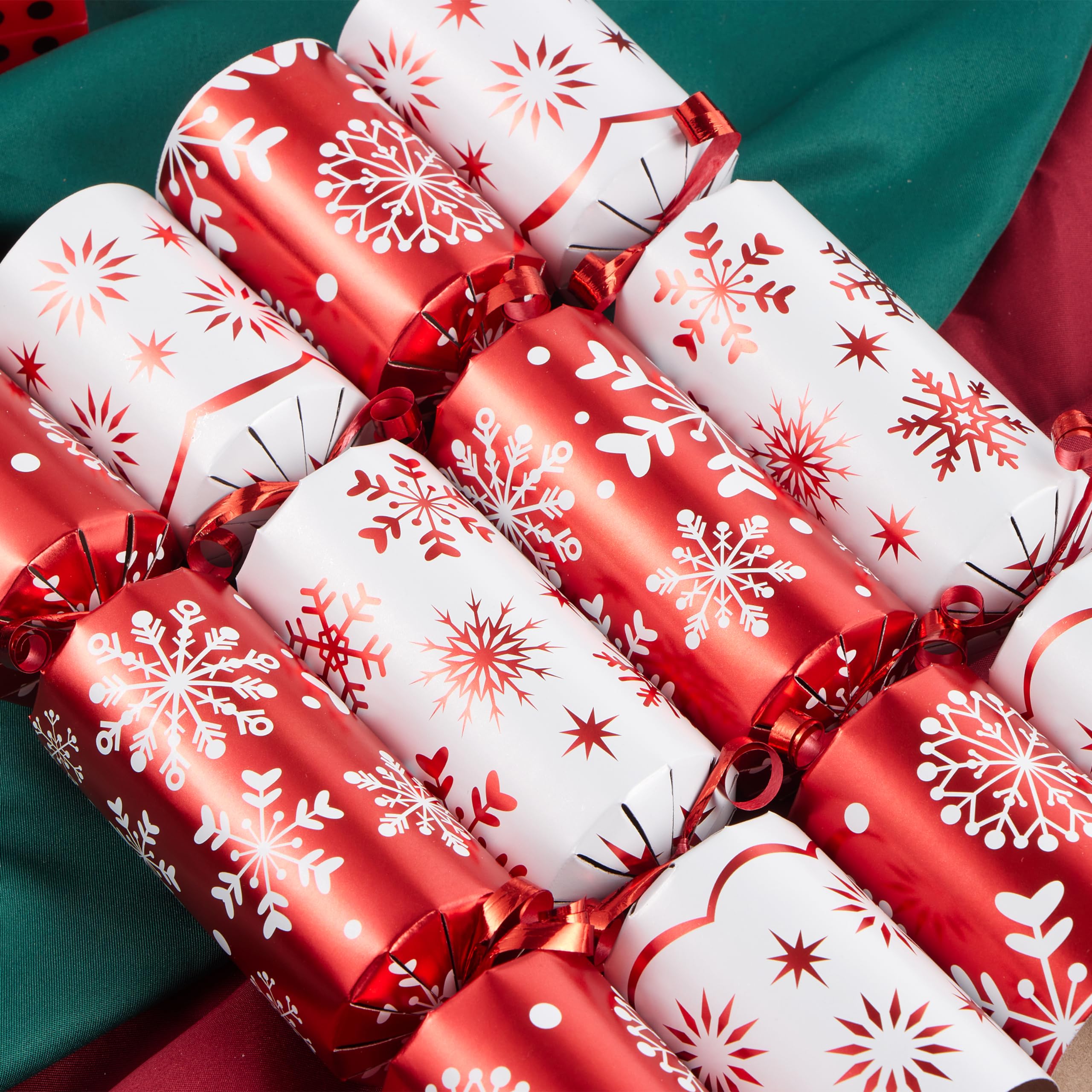 JOYIN Bomboniera natalizia da 25,4 cm, confezione da 10, con fiocco di neve rosso e bianco, con cappello da festa, scherzo e piccolo regalo all'interno, per regali di Natale, festività stagionali e