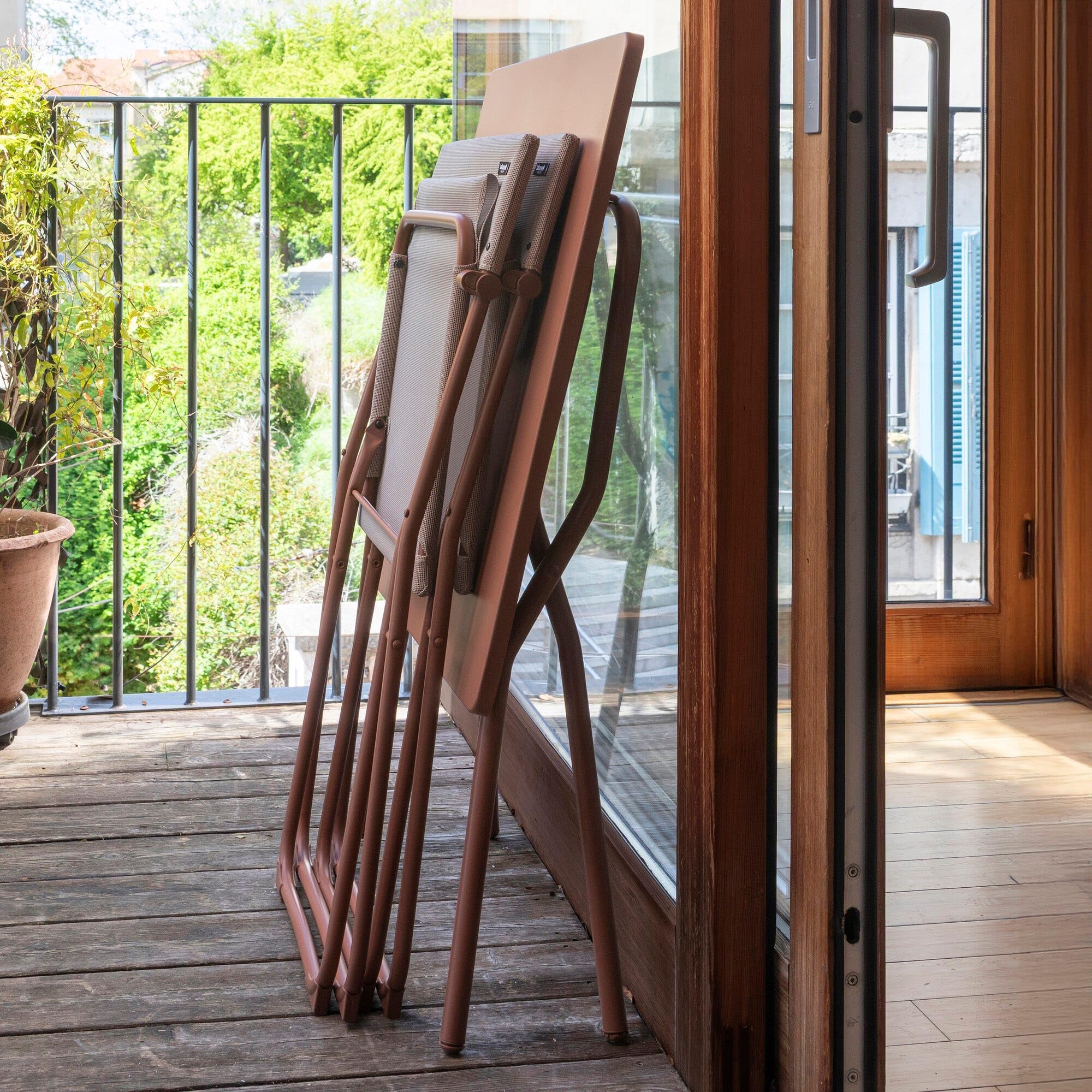Lafuma - Chaise Pliante Ultra-compacte | Fabriqué en FRANCE - Garantie 5 ans - Orange - Chaise assortie aux tables BALCONY pour un ensemble harmonieux