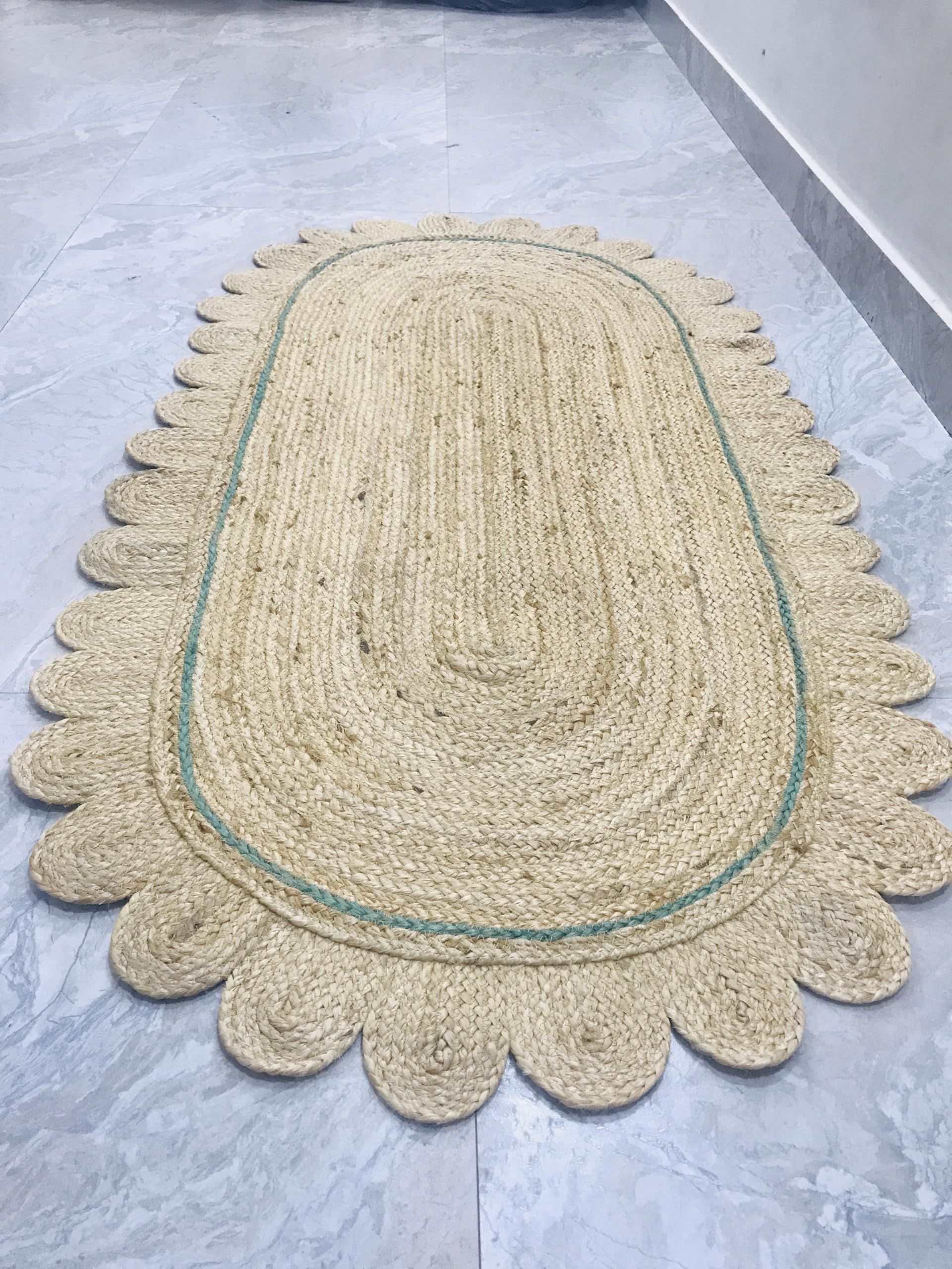 THE PIKKU INTERNATIONAL :- Jute Area Rug Rustic, Bohemian Style Handwoven Natural Fiber Door Mats, Durable Rugs for Farmhouse, Living Room, Bedroom, Dining Room, Kitchen (120x180 cm oval)