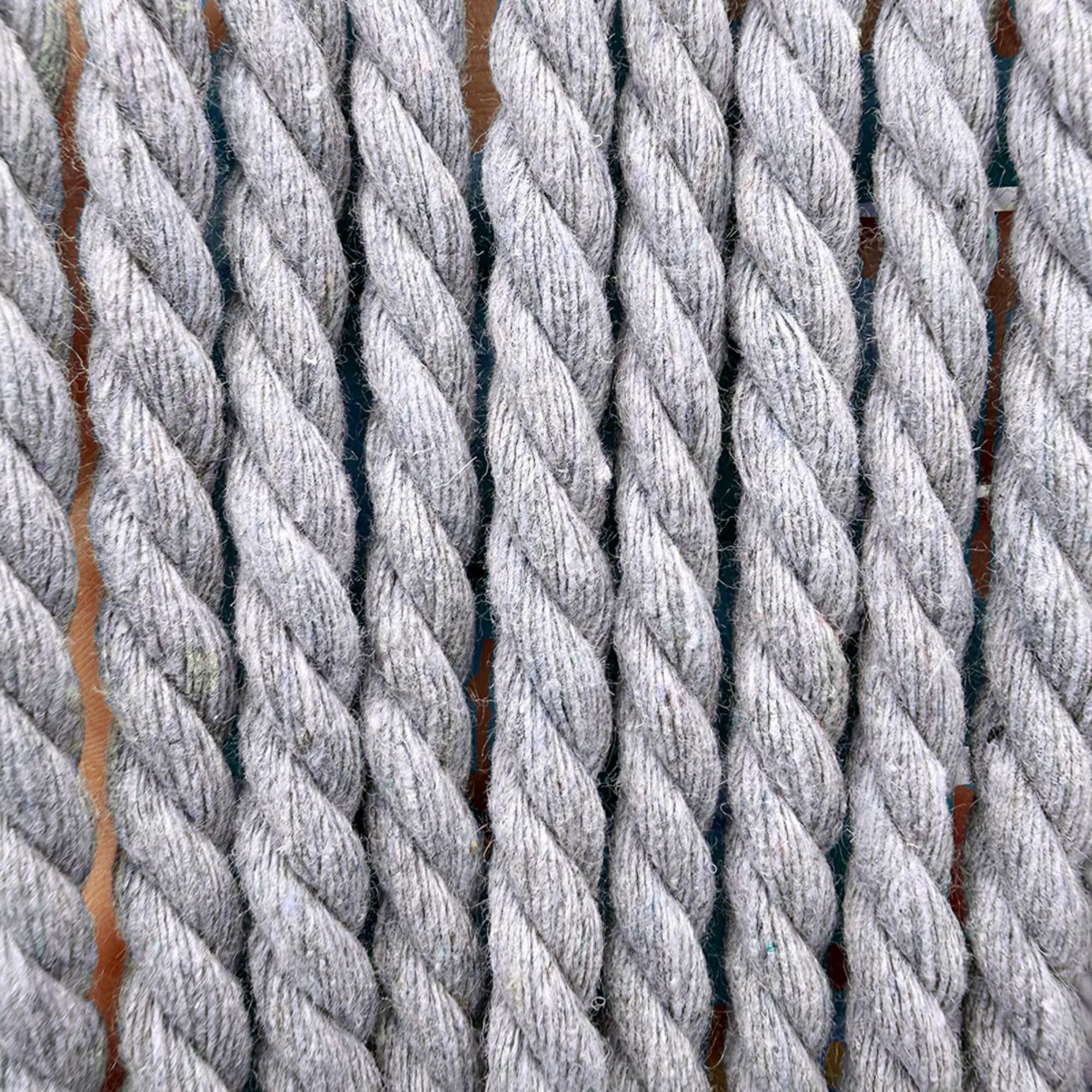 Trente Türvorhang Trentero 120 x 230 cm – Hellgrauer Kordelvorhang – Optimaler Insektenschutz, für Privatsphäre und Belüftung
