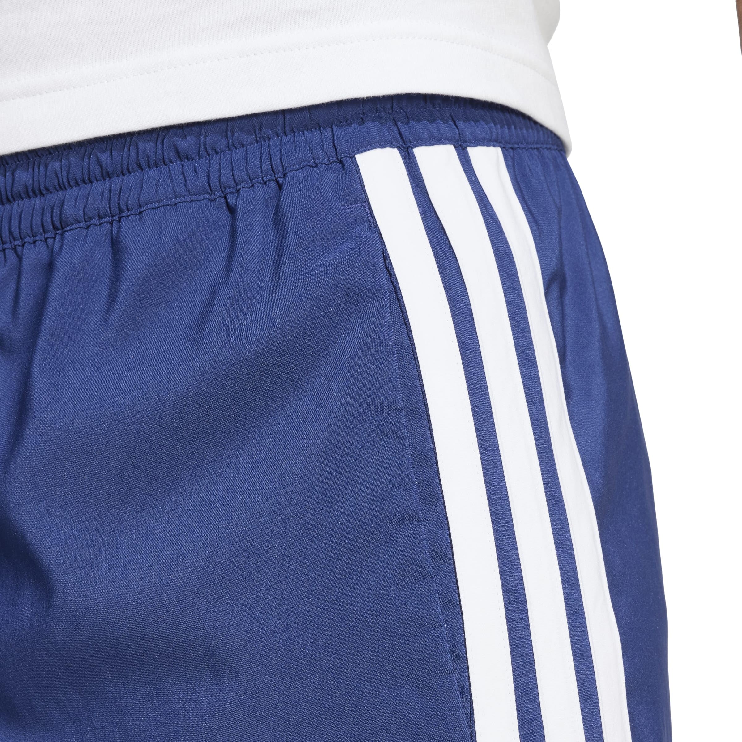 Adidas Hombre Essential Three Stripes Chelsea Short