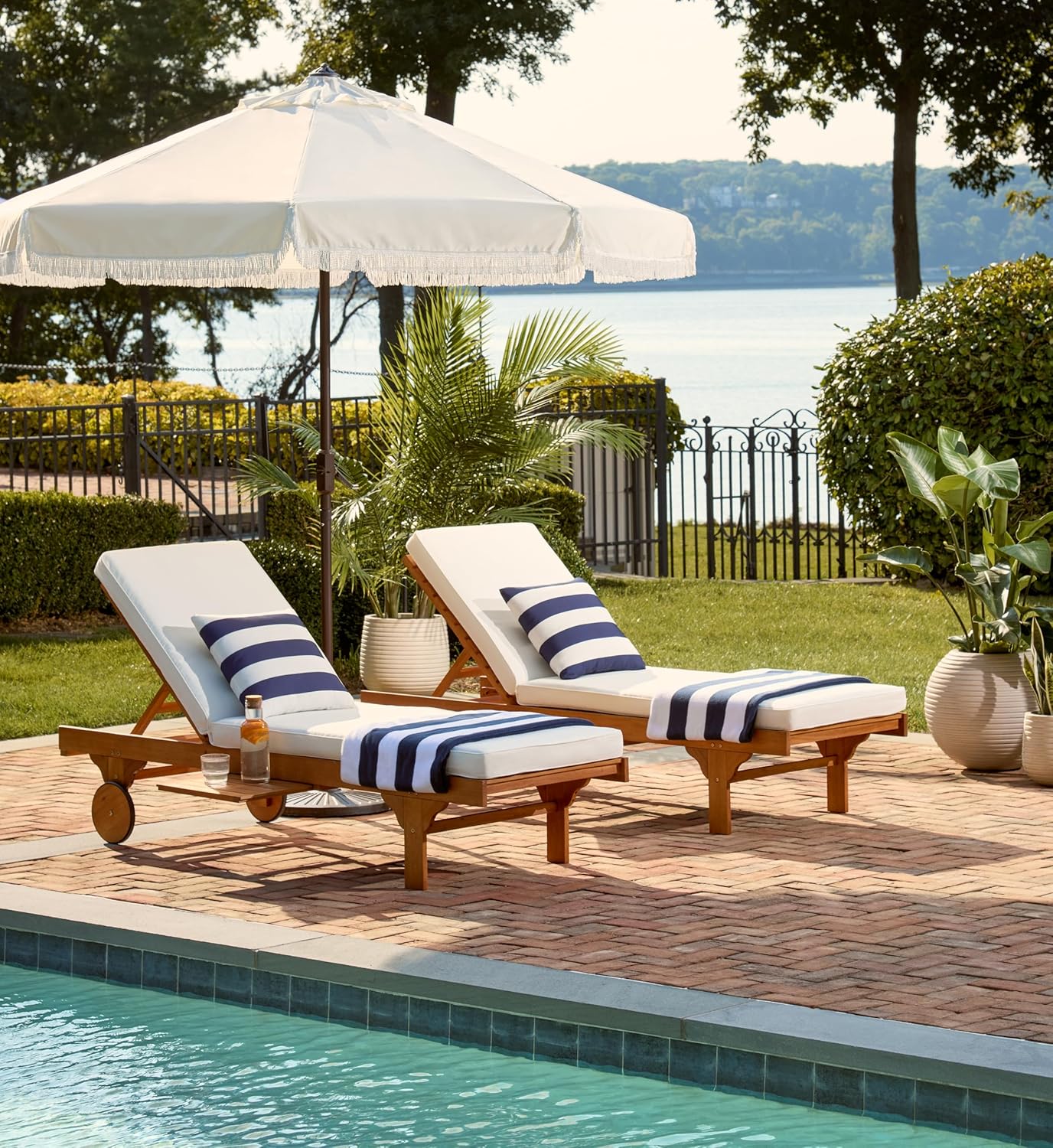 SAFAVIEH Outdoor Collection Newport Natural/ Beige Cushion Built-in Side Table Adjustable Chaise Lounge Chair