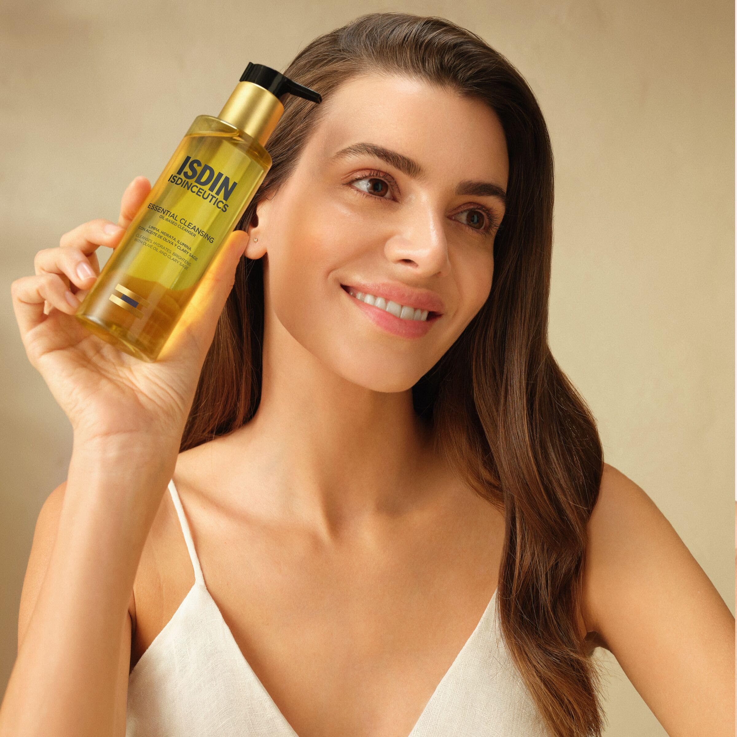 ISDIN Isdinceutics Essential Cleansing (200 ml) | Huile Nettoyante Visage Douce et Légère, Texture Huile-en-Lait | Élimine Maquillage et Crème Solaire | 85% d'Ingrédients d'Origine Naturelle