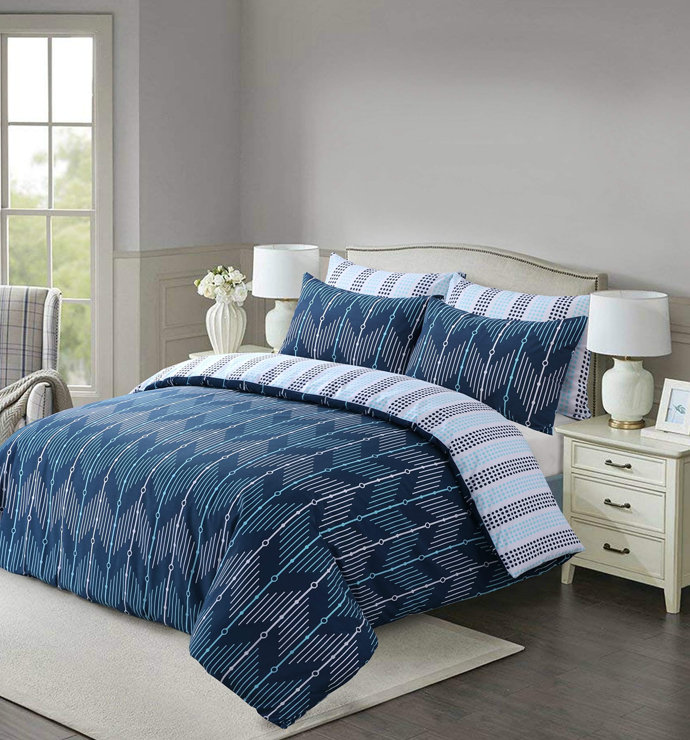 Divine Textiles Easy Care 3 Pcs Reversible Pattern Printed Duvet Cover Set With 2 Pillow Cases, King 230 x 220 - Blue Zigzag