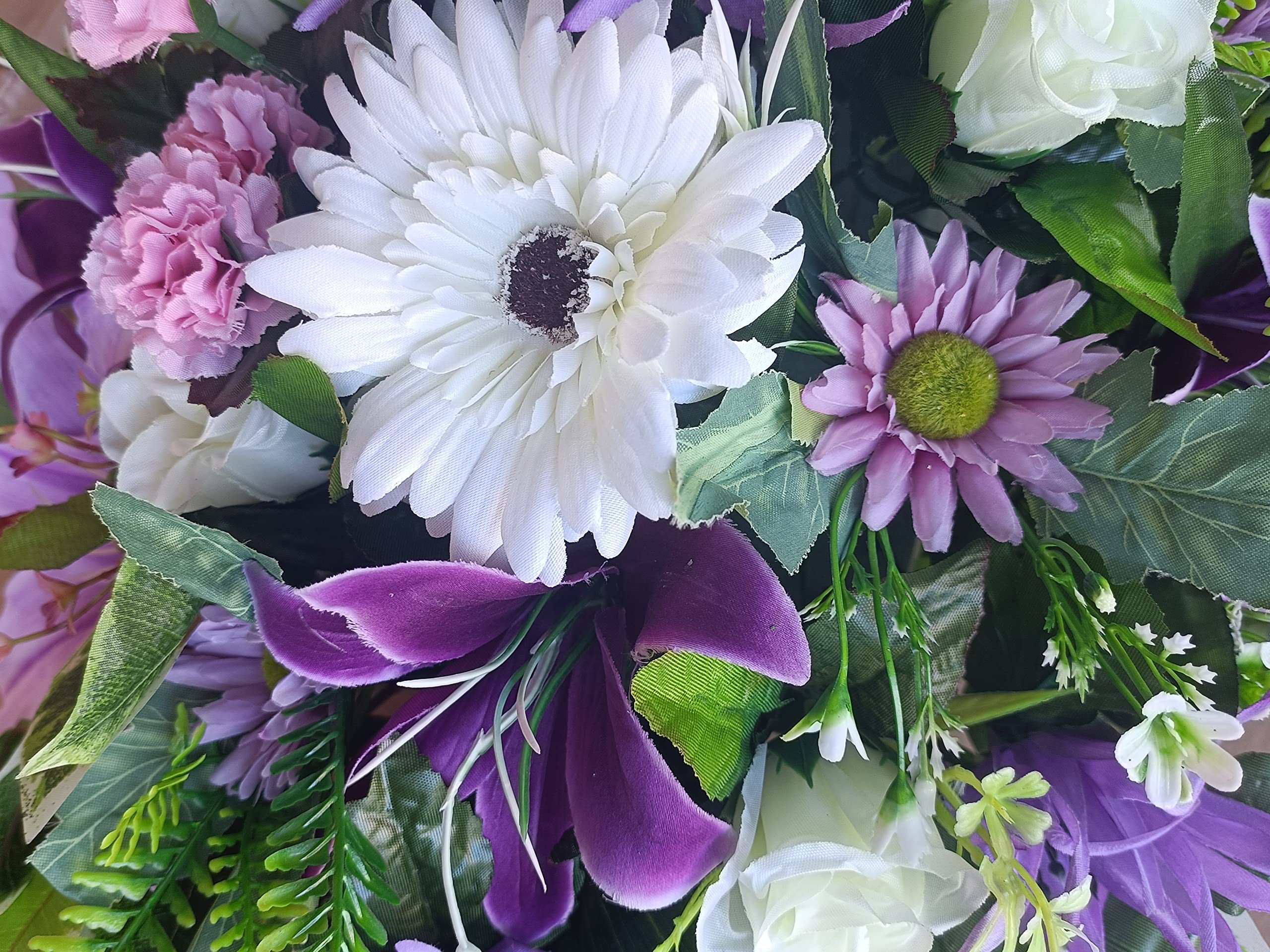 Centro de Flores Artificiales Cementerio, Santos, Aniversarios de pie Morado Malva y Blanco (Centro Plano 120x42x32 cm)