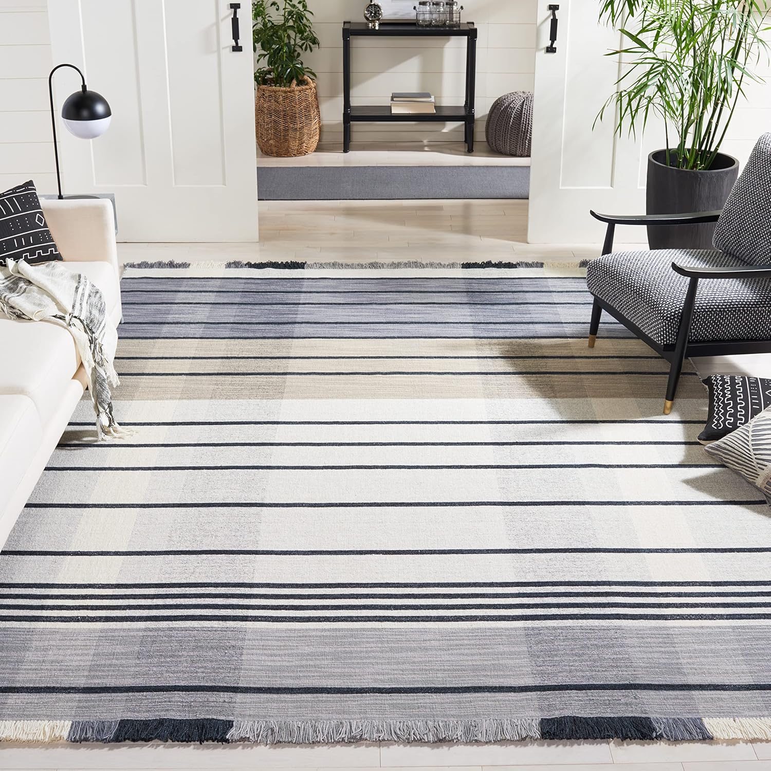 SAFAVIEH Striped Kilim Collection Area Rug - 6' Square, Light Grey & Black, Flat Weave Wool Design, Ideal for High Traffic Areas in Living Room, Bedroom (STK704G)