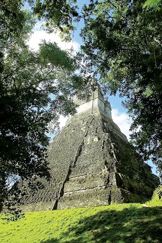 Mayan Ruins of Tikal in Guatemala Journal: 150 page lined notebook/diary