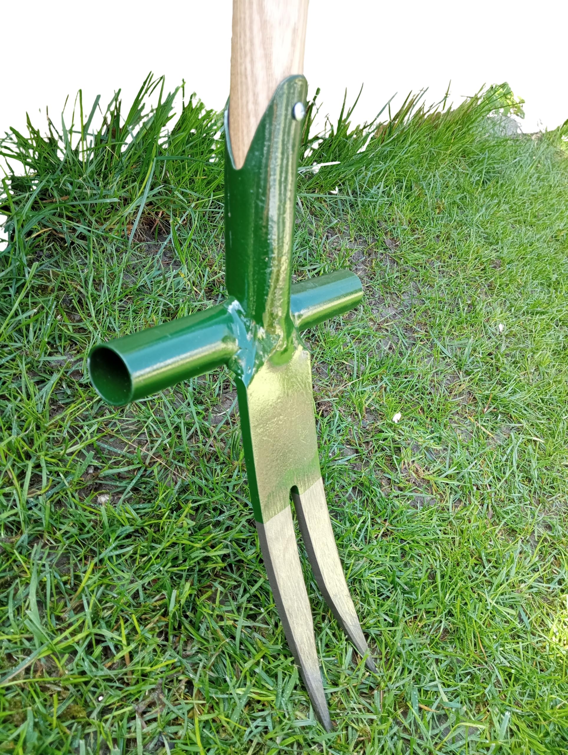 Ampferstecher Unkrautstecher aus legiertem Stahl mit Holzstiel und T-Griff – ergonomischer Gartenhelfer zum Entfernen von Ampfer & Unkraut, 95 cm, 2,4 kg, chemiefrei, langlebig
