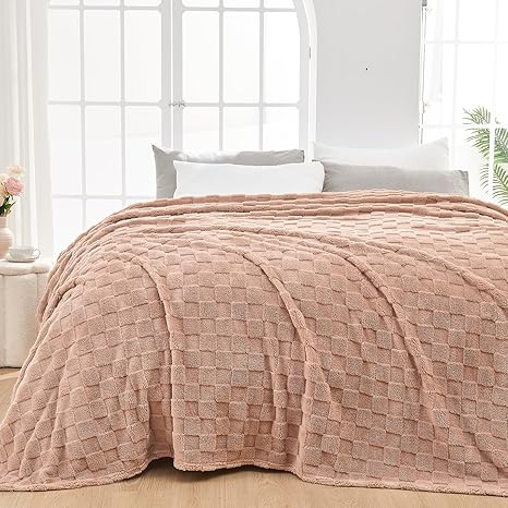 NEWCOSPLAY Super Soft King Blanket Taupe Premium Silky Flannel Fleece 3D Checkered Lightweight Bed Blanket All Season Use (Taupe Checkered, King(90"x110"))