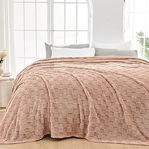 NEWCOSPLAY Super Soft King Blanket Taupe Premium Silky Flannel Fleece 3D Checkered Lightweight Bed Blanket All Season Use (Taupe Checkered, King(90"x110"))