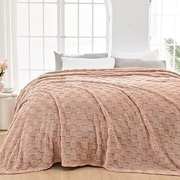 NEWCOSPLAY Super Soft King Blanket Taupe Premium Silky Flannel Fleece 3D Checkered Lightweight Bed Blanket All Season Use (Taupe Checkered, King(90"x110"))