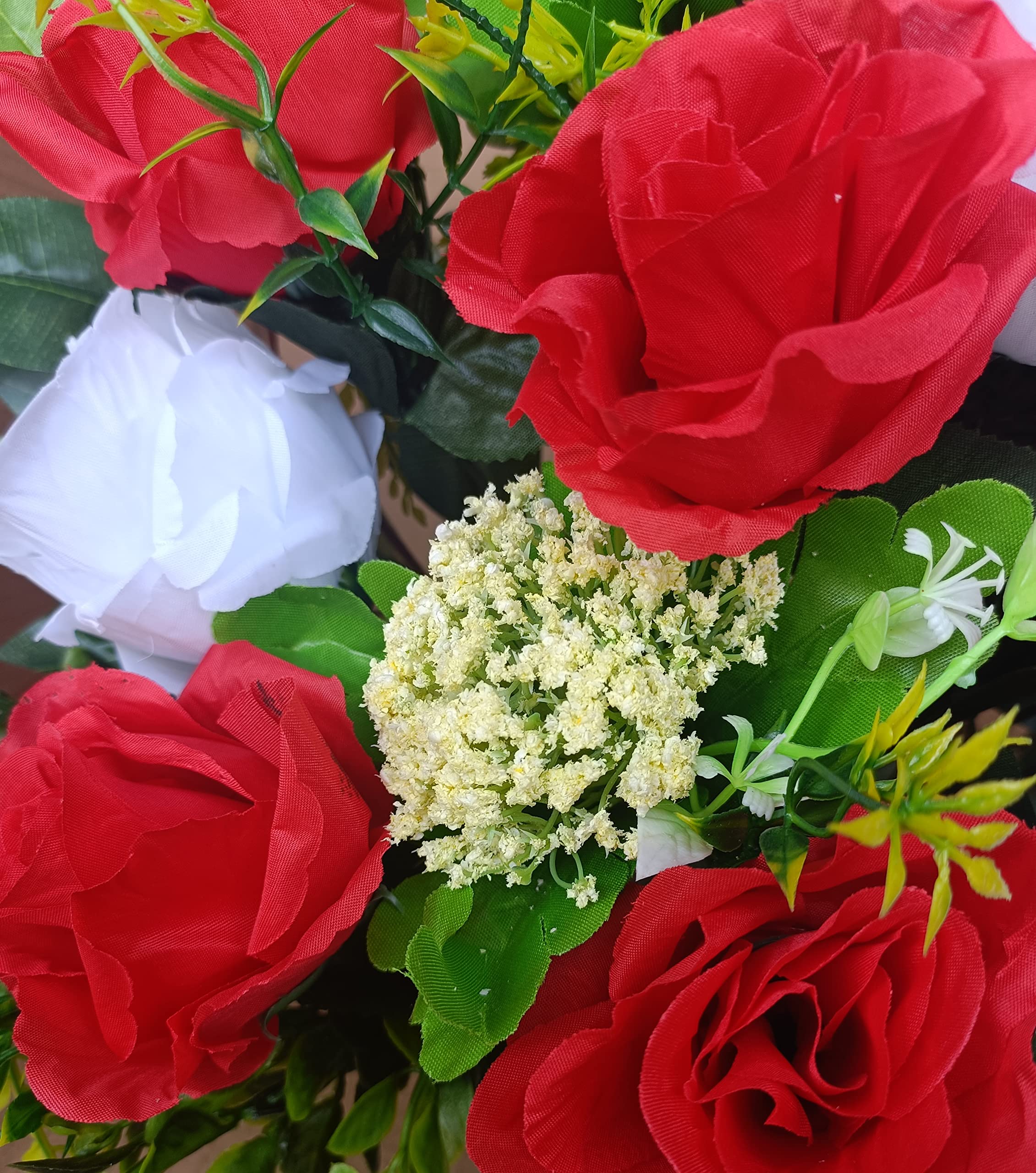 DRW Centro de Flores Artificiales Cementerio, Santos, Aniversarios Rosas Blancas y Rojas 55 cm Ancho x 60 cm Altura x 25 cm Profundidad (Aprox)