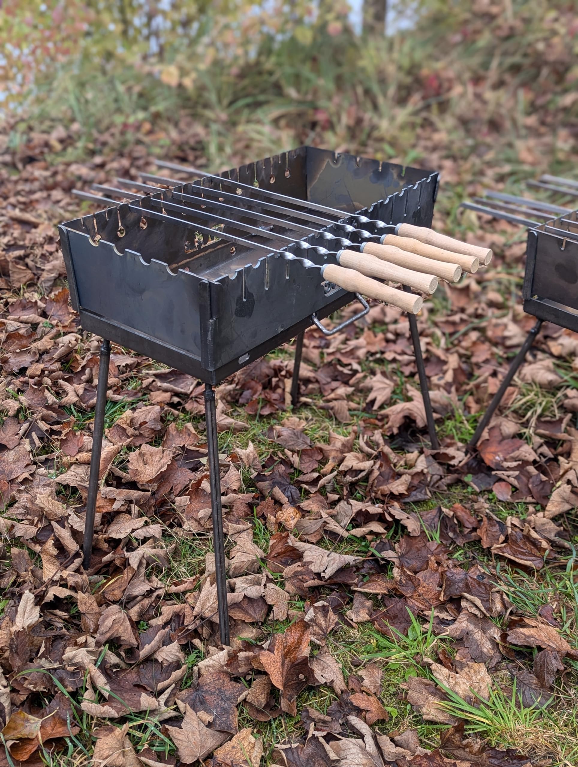 Generisch Mangal Schaschlikgrill 3mm, Holzkohle, Faltbar, Tragbar, 12 Spieße, inkl. 5 Edelstahlspieße und Tasche