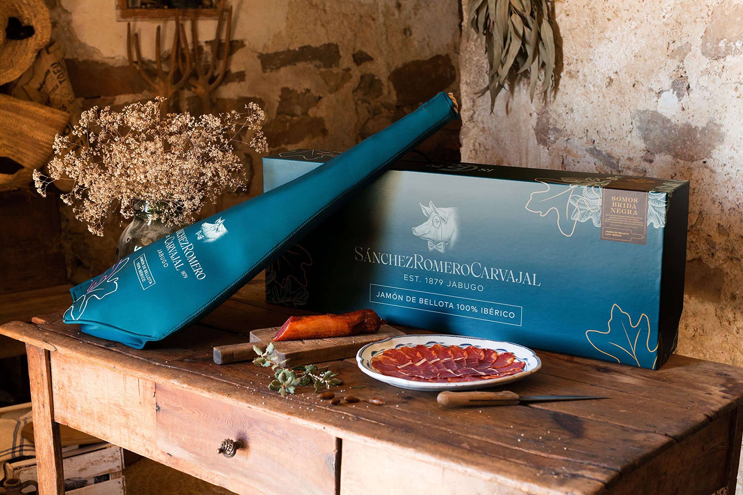 LOTE MALETIN JAMON SÁNCHEZ ROMERO CARVAJAL (Jamón 100% Ibérico de bellota 6-7kg + media Caña de Lomo Sánchez romero Carvajal (aprox. 400gr)