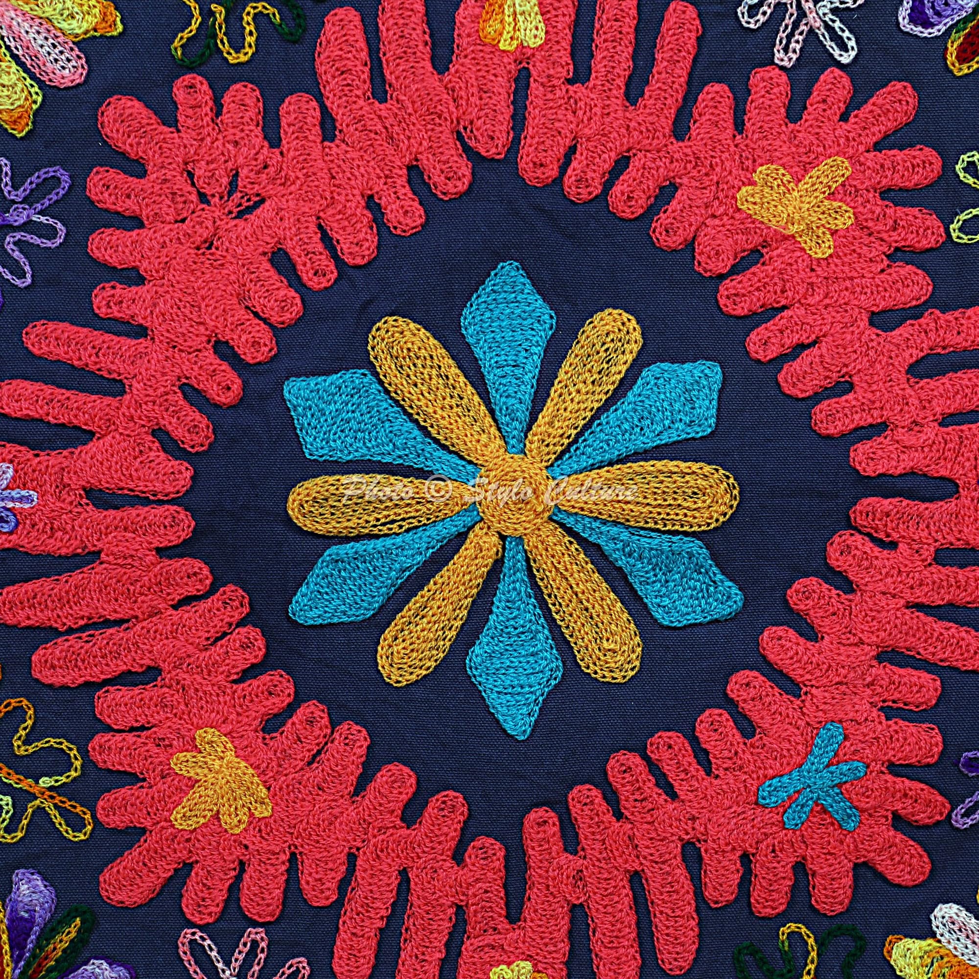 Bohemien Dekorativ Baumwolle Couch Kissenbezüge 40x40 cm Dunkelblau Dekokissen Suzani Bestickte Pom Pom Spitze Schlafzimmer Sofa Kissen Bezüge Blumen Quadrat Kissenhullen - 4 STK.