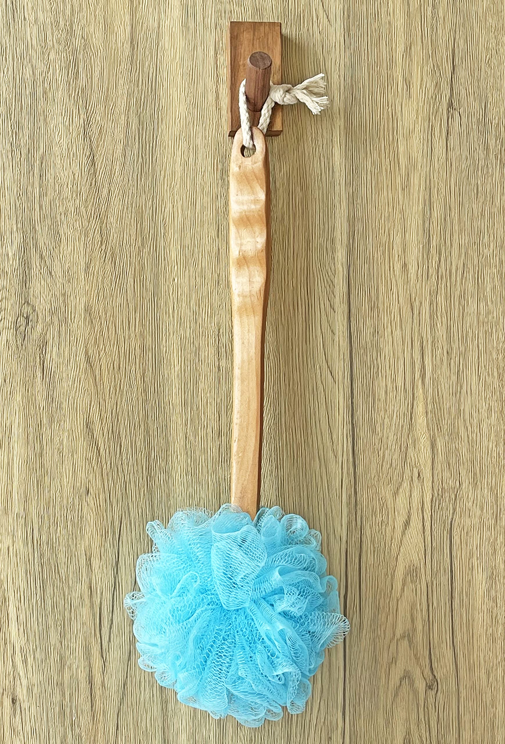 Luffa prysznicowa szczotka do ciała i pleców - złuszczająca szczotka do kąpieli Loofah Luffa na patyku - z długim drewnianym uchwytem szczotka do pleców dla mężczyzn i kobiet - łatwy dostęp do płynu