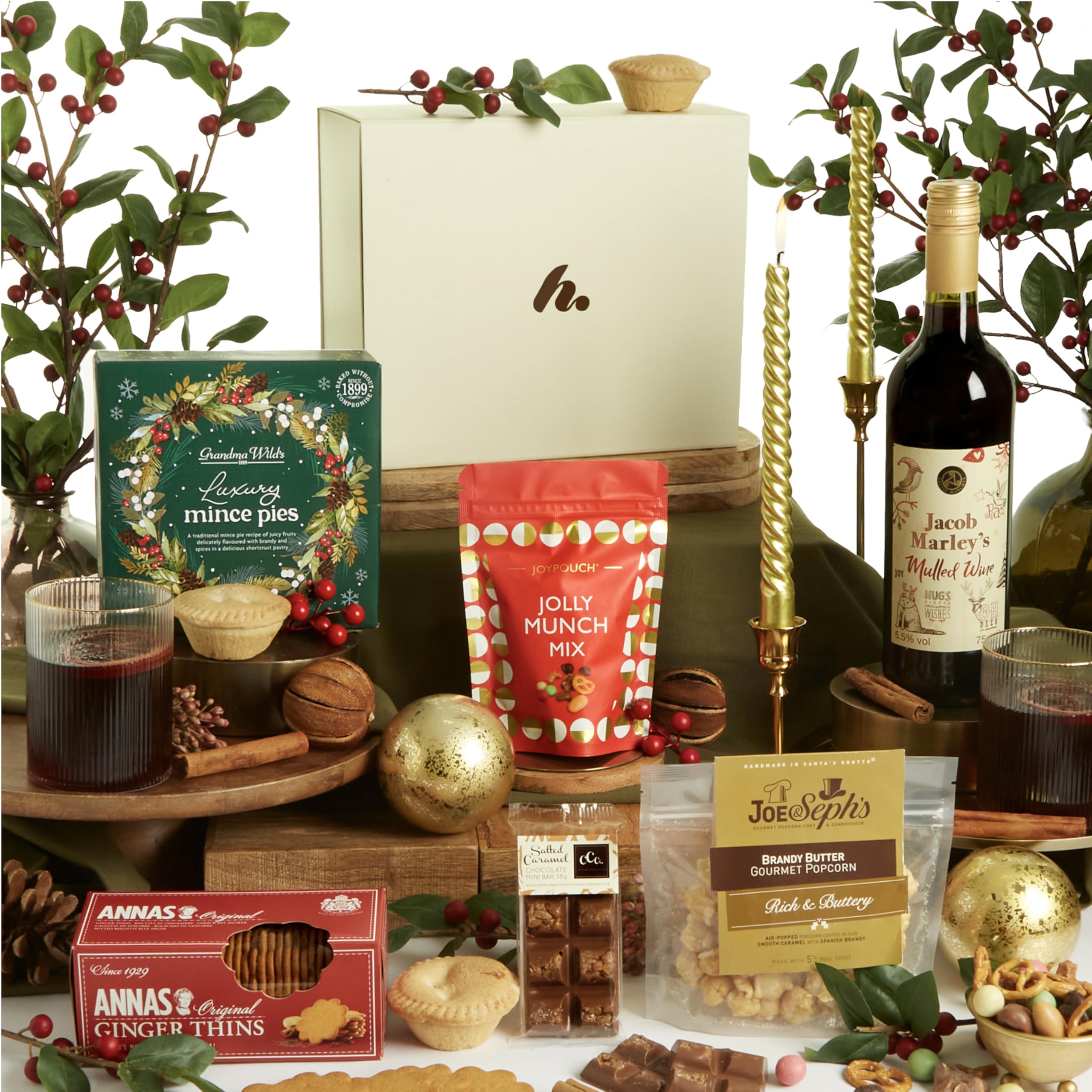 Christmas Hamper - Festive Night In Gourmet Food & Mulled Wine Hamper – Xmas Gift for Couples, Friends & Family - Luxury Mince Pies, Popcorn & Artisan Sweet Treats – Clearwater Hampers & Gourmet Gifts
