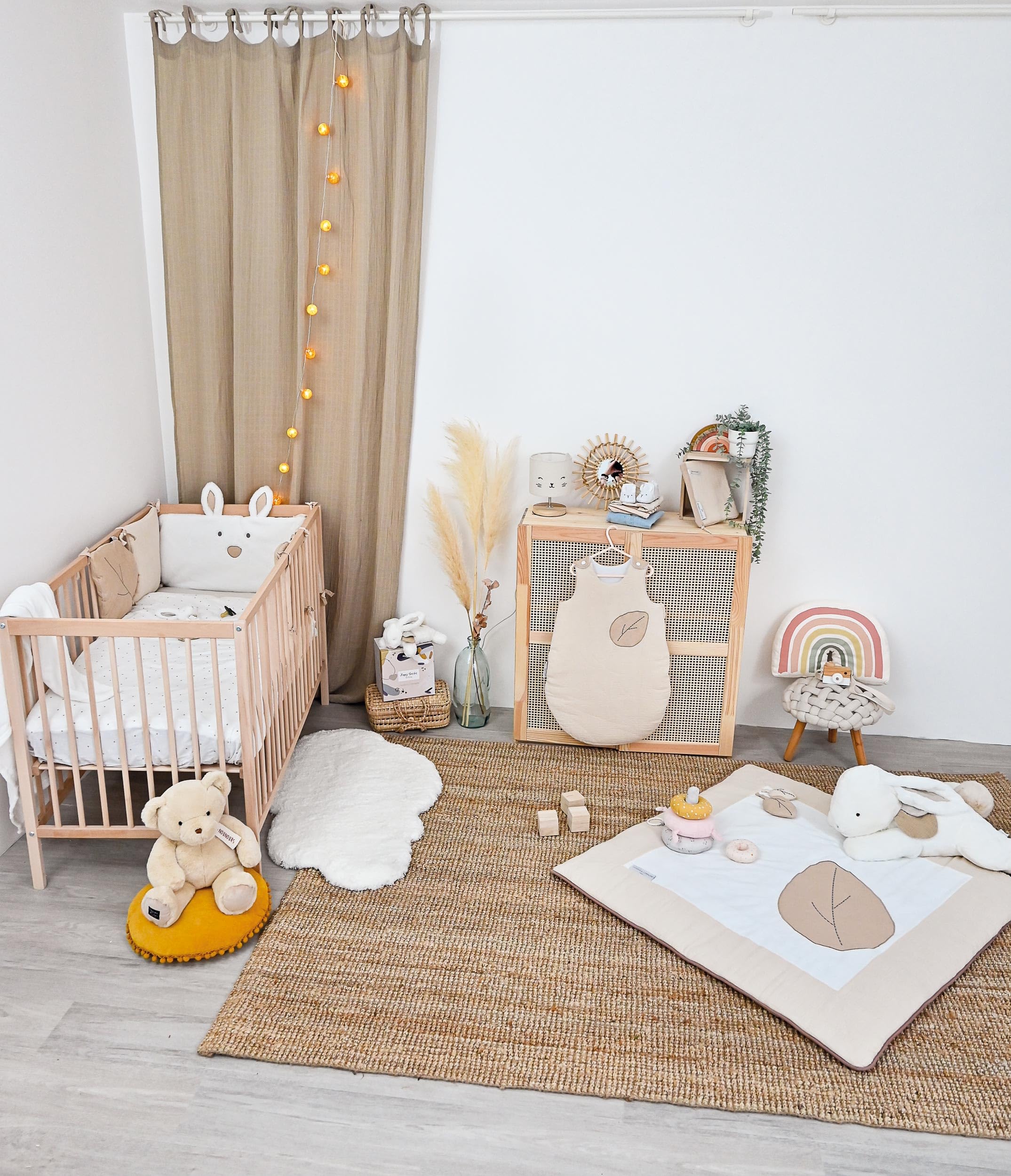 DOUDOU ET COMPAGNIE - Tapidou Beige HAPPY WILD - 100 x 100 cm - Per neonati 0-6 mesi -Tappeto di risveglio confortevole per gioco e abilità - Tappeto imbottito adatto al parco - Regalo di nascita -
