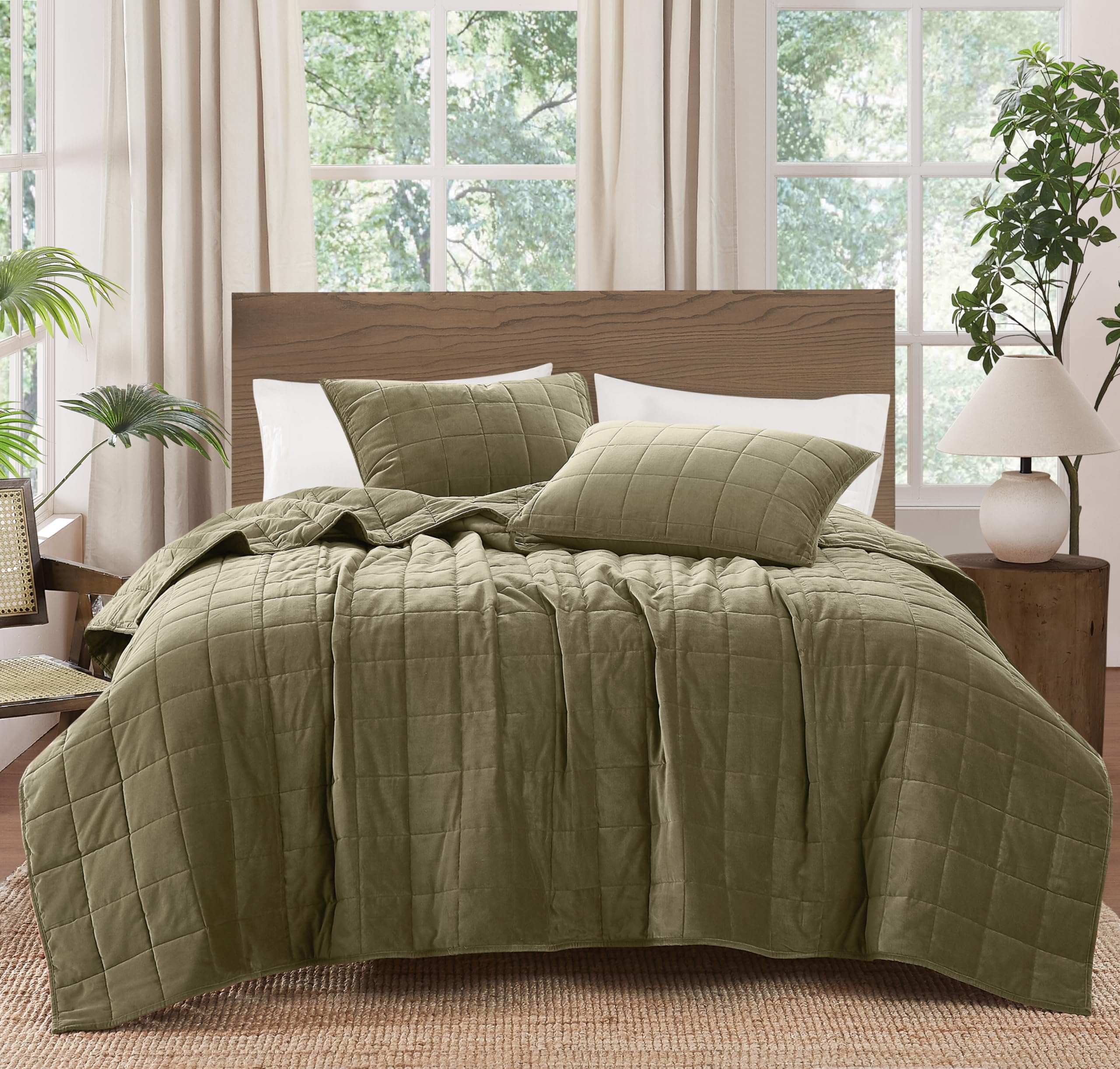 Brooklyn Loom Matte Cotton Velvet Box Stitch 3 Piece Green King Quilt Set