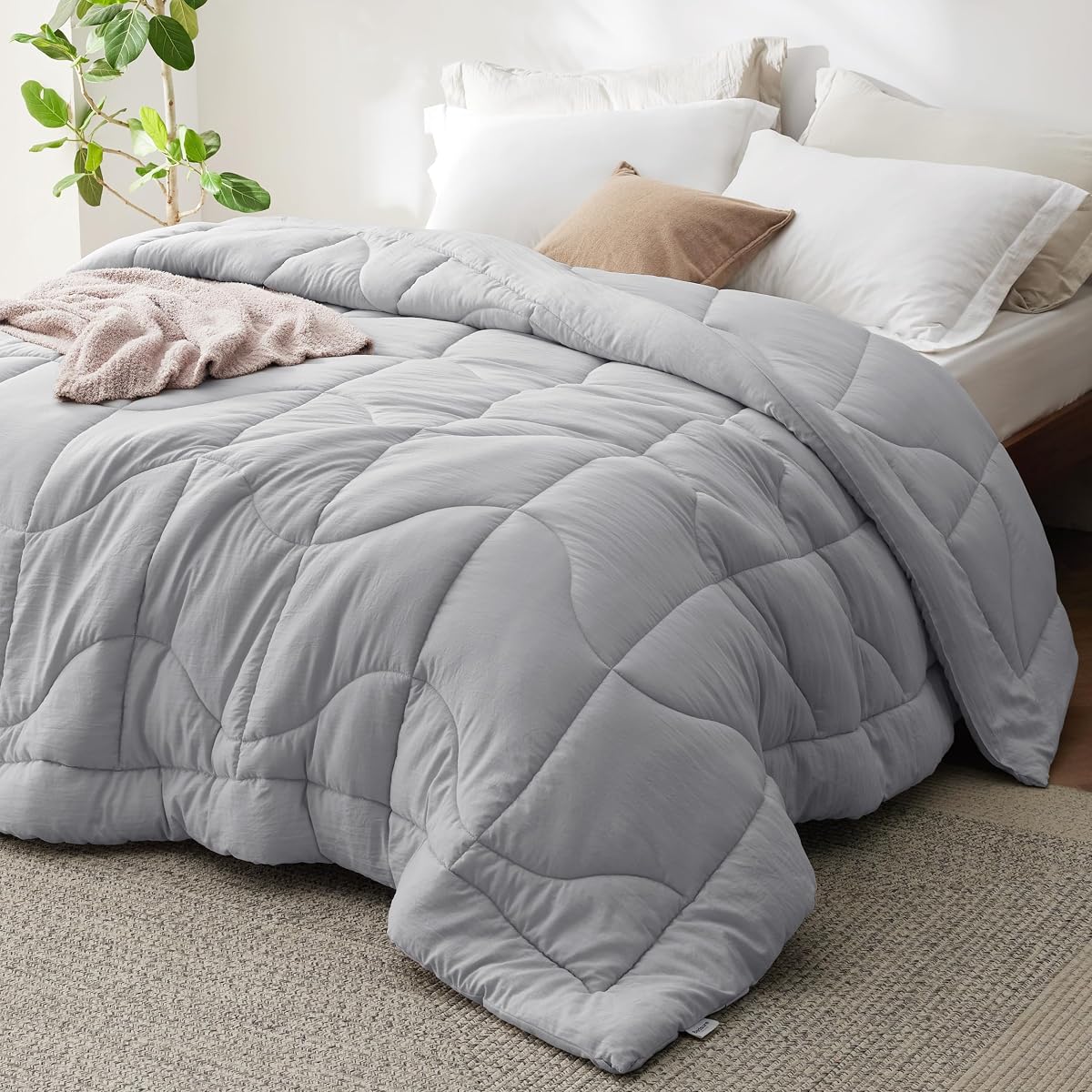 Queen Comforter - Comforters Queen Size for All Season, Ultra-Soft Quilted Down Alternative Comforter Prewashed Duvet Insert, Blanket for Bed with 4 Tabs, Machine Washabl, Light Grey, 88x88 In