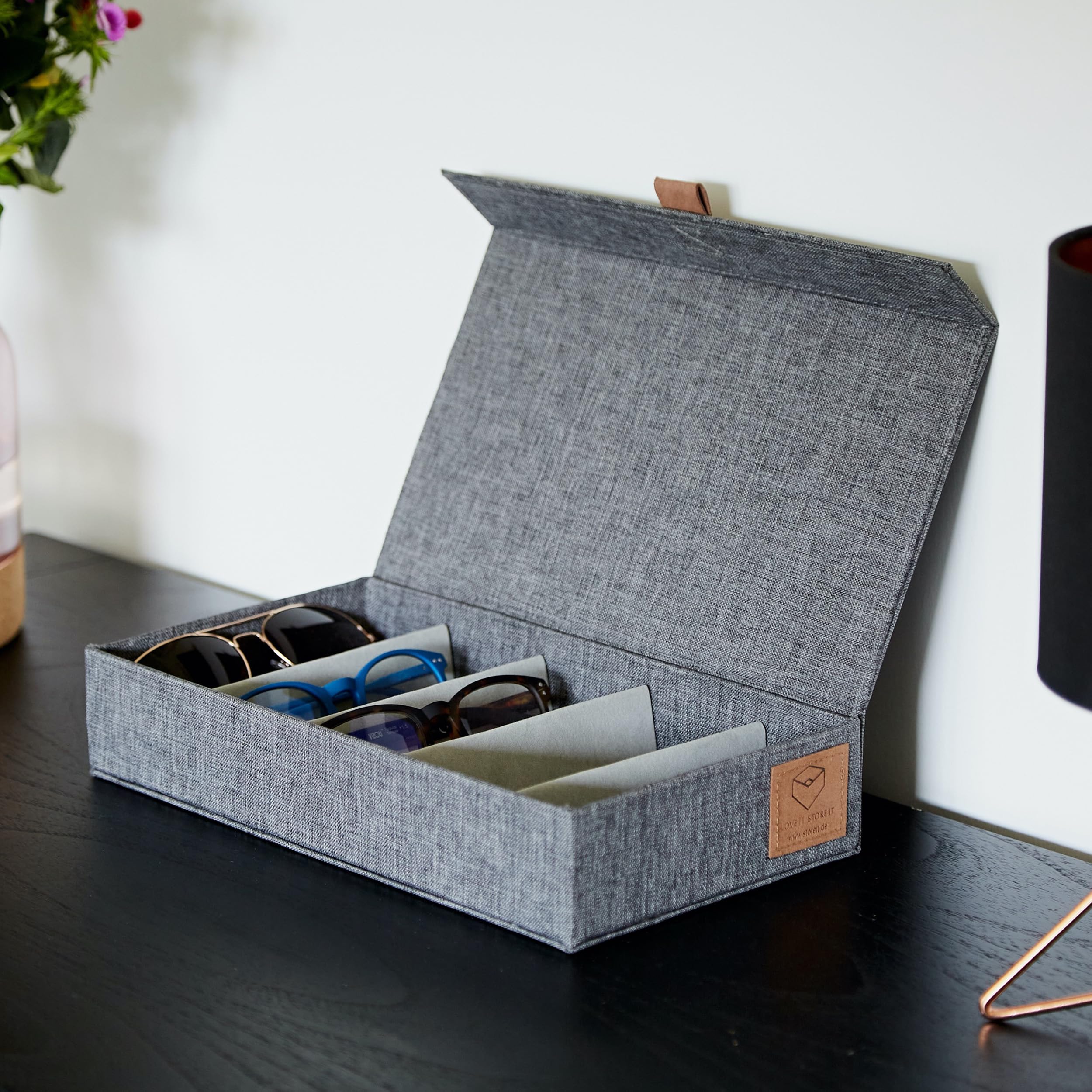 Love IT Store IT Premium Caja de Almacenamiento para Gafas – Caja de Gafas de Lino, Interior de Terciopelo – Reforzada con Madera – con 5 Compartimentos – Gris – 30 x 17 x 6 cm