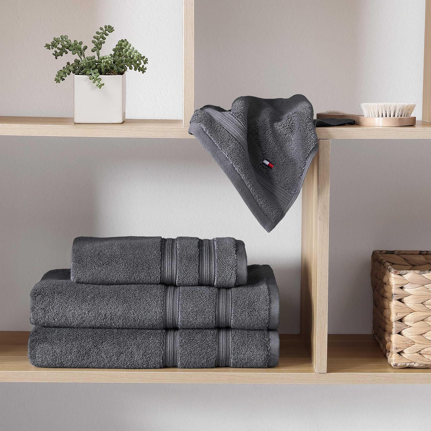Tommy Hilfiger - Bathroom Towel Set, Ultra-Soft & Quick-Dry with Zero Twist, 600 GSM Plush Cotton Towels (Harborside Solid Charcoal Grey, 6 Piece)