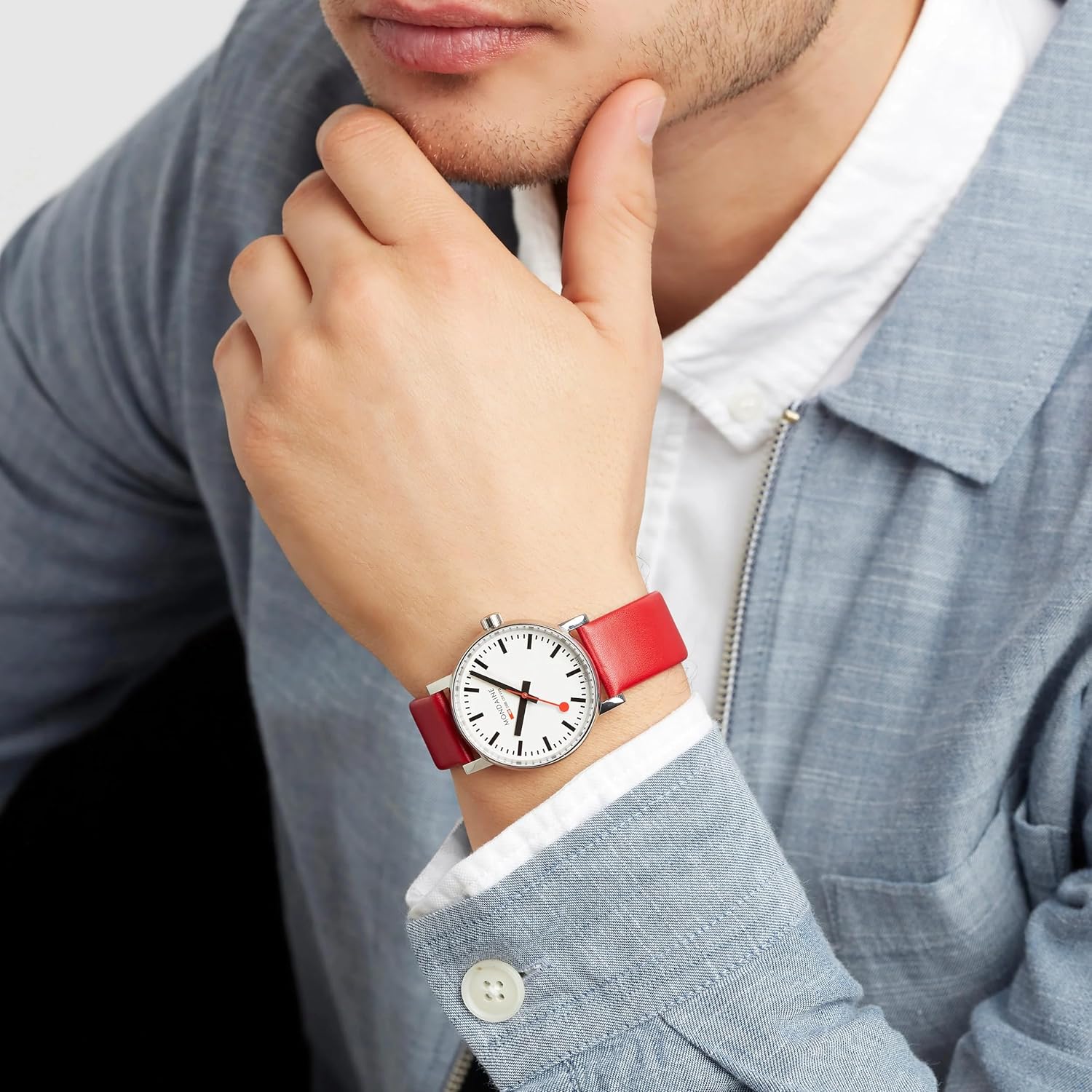 Mondaine Evo2 - Orologio con Cinturino Rosso in Pelle per Uomo e Donna, MSE.35110.LC, 35 MM Mondaine Evo2 - Orologio con Cinturino Rosso in Pelle per Uomo e Donna, MSE.35110.LC, 35 MM