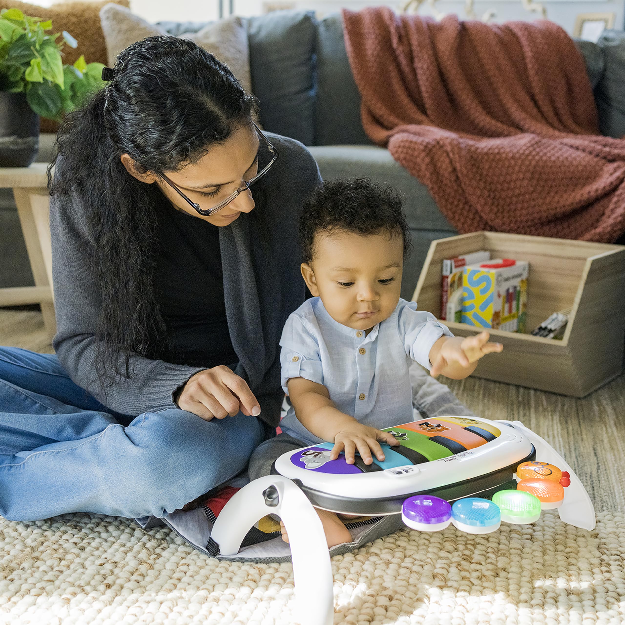Baby Einstein, Tapis Musical D’Éveil pour Bébé 4 en 1 Kickin' Tunes avec Piano, 70+ sons, 25+ min de musique et lumières, arche de jeu,7 jouets d'activité amovibles, 4 langues, dès la naissance