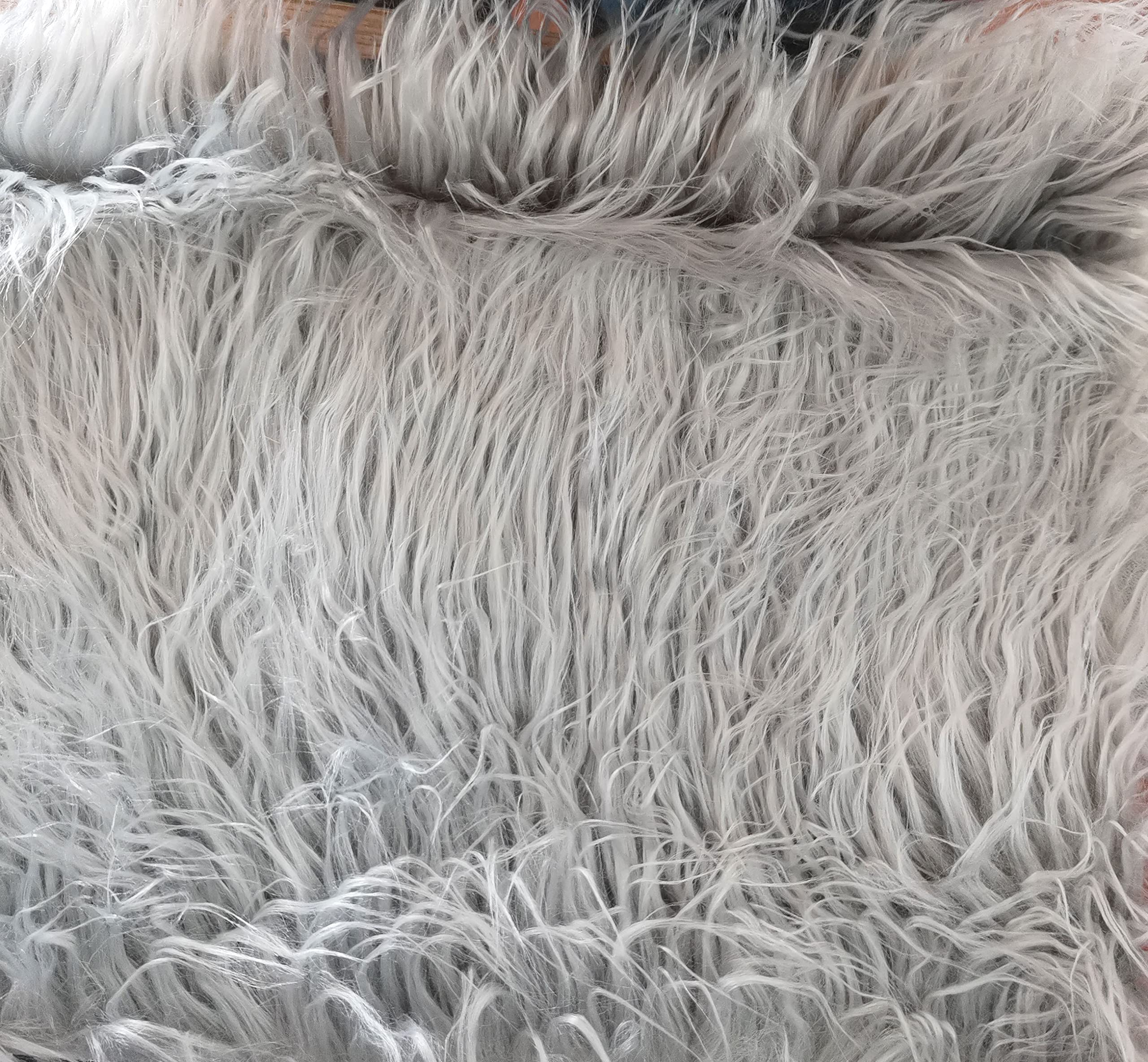 Fluffy Faux Fox Fur Fabric for Craft Long Pile Fur Square Fabrics Sewing Quilt Artcraft Gnome Hair DIY Craft Supplies (Platinum Grey, 25×25 cm)