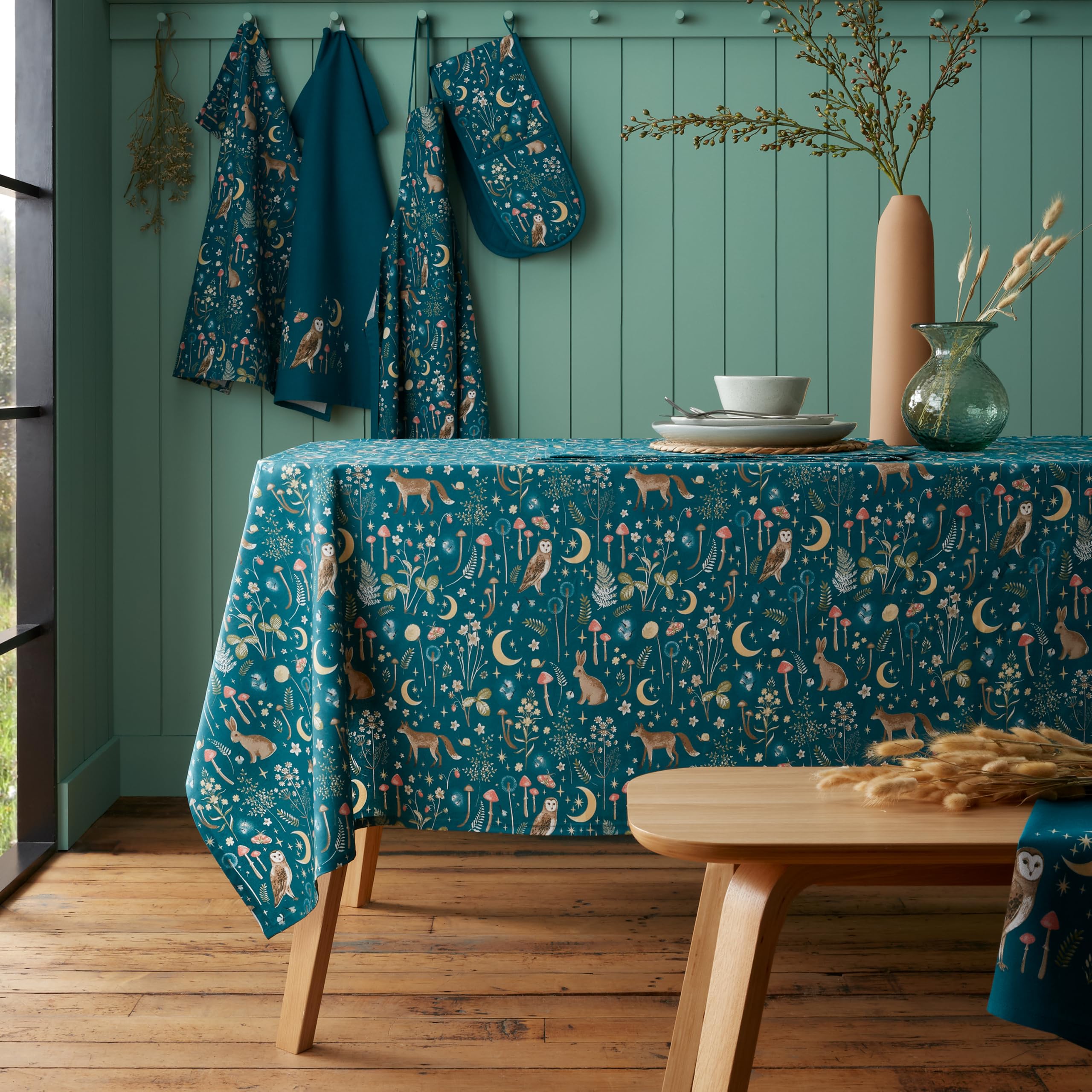 Catherine Lansfield Enchanted Twilight Animals 137x229cm Table Cloth Green