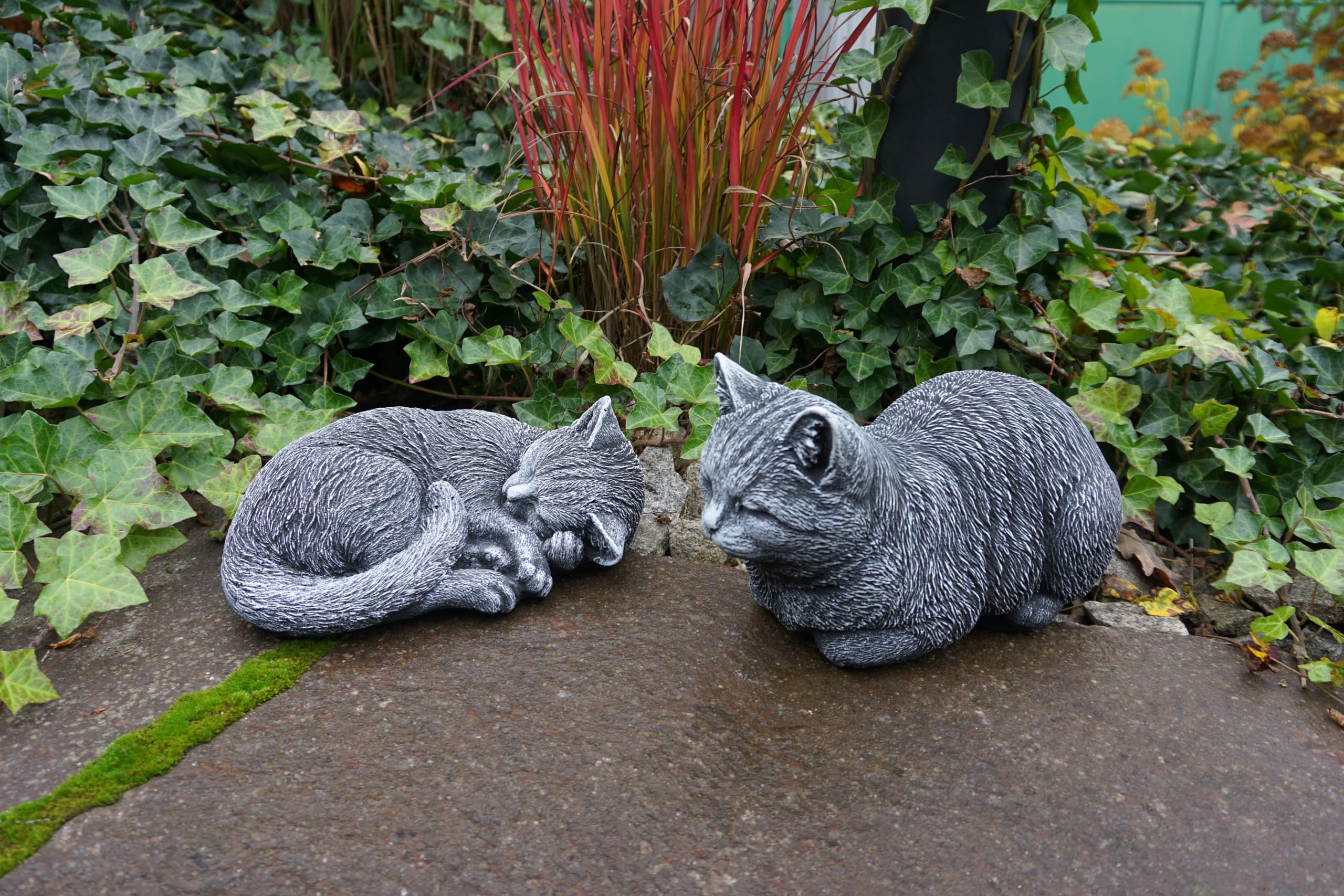 gartendekoparadies.de Śpiący kot antyczny, kamienna figurka, wys. 11 cm, 4,5 kg, wielokolorowa, odporna na mróz z odlewu kamiennego do użytku na zewnątrz