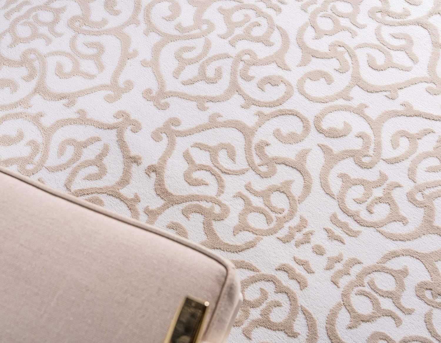 Unique Loom Rushmore Collection Area Rug - Johnson (5' 1" x 8' Rectangle, Snow White/ Beige)