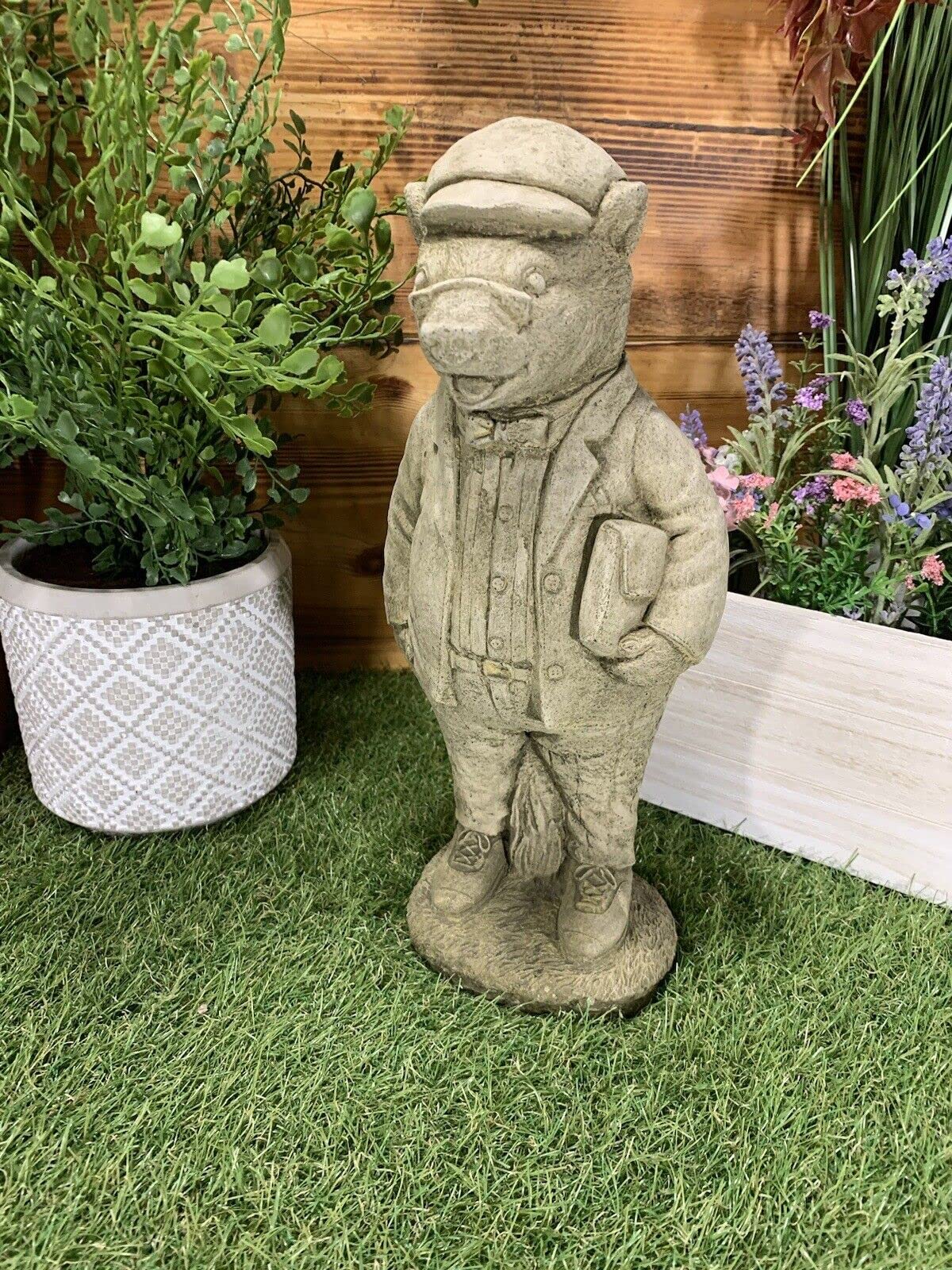 STONE GARDEN WIND IN THE WILLOWS ‘BADGER WITH CAP’ CONCRETE STATUE ORNAMENT