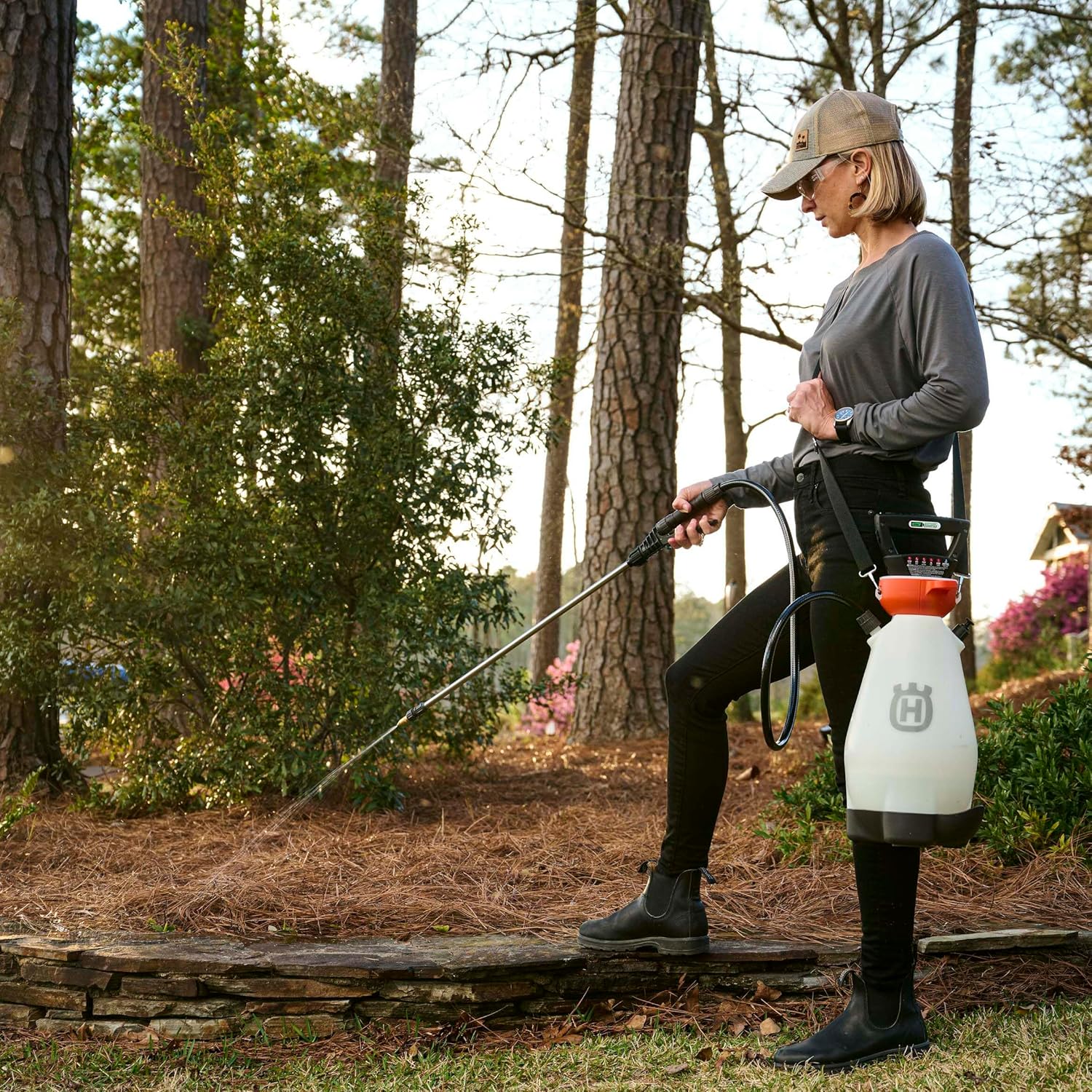 Husqvarna 2 Gallon Battery Handheld Sprayer