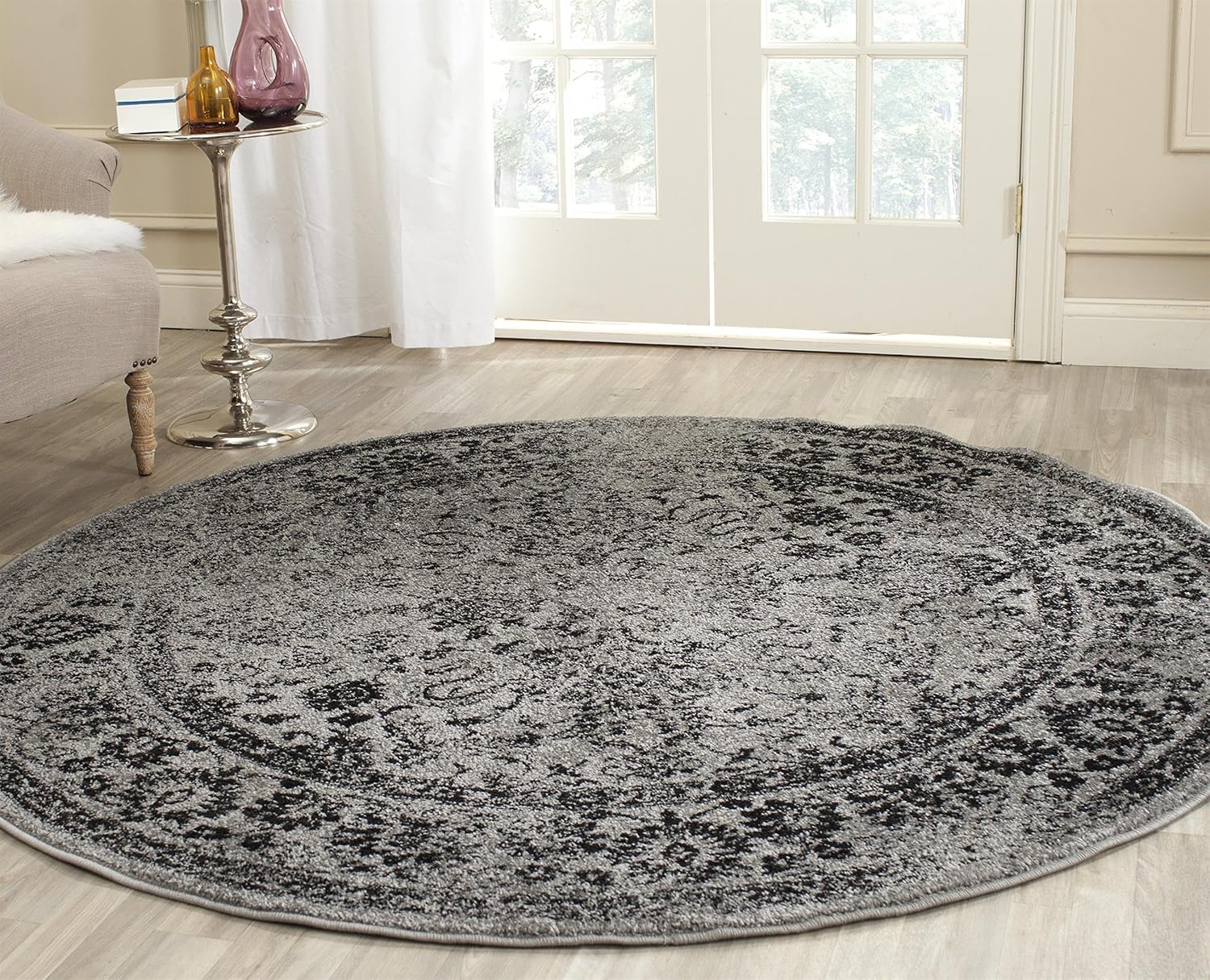 BOWERY HILL Oriental Polypropylene Gray Finish Area Rug - Round 4'