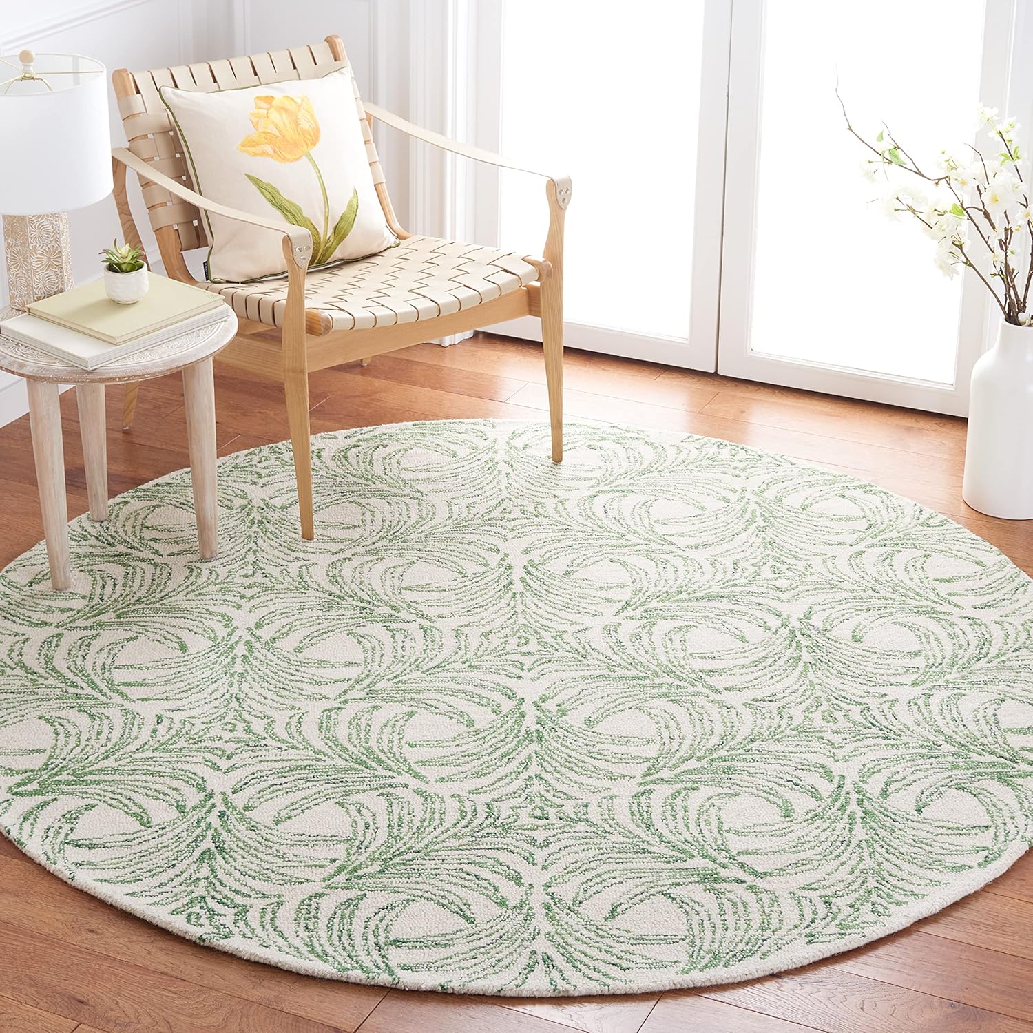 Martha Stewart x SAFAVIEH Area Rug Collection - 6' Round, Ivory & Green, Handmade Wool, Ideal for Living Room, Bedroom, Office, Dining Space (MSR3528Y)