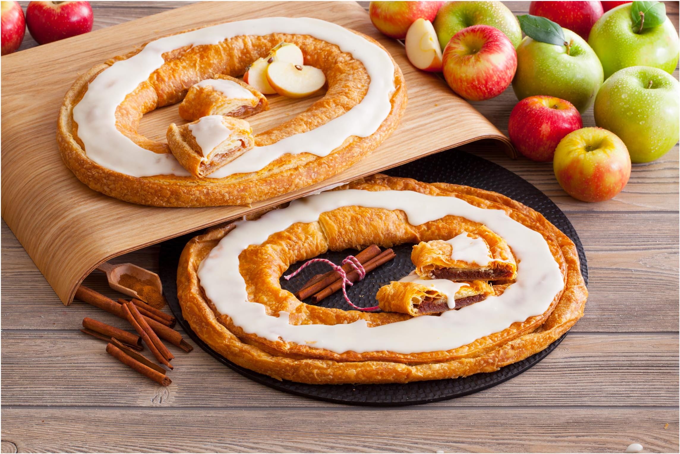Danish Kringle Pair - Cinnamon Roll & Apple