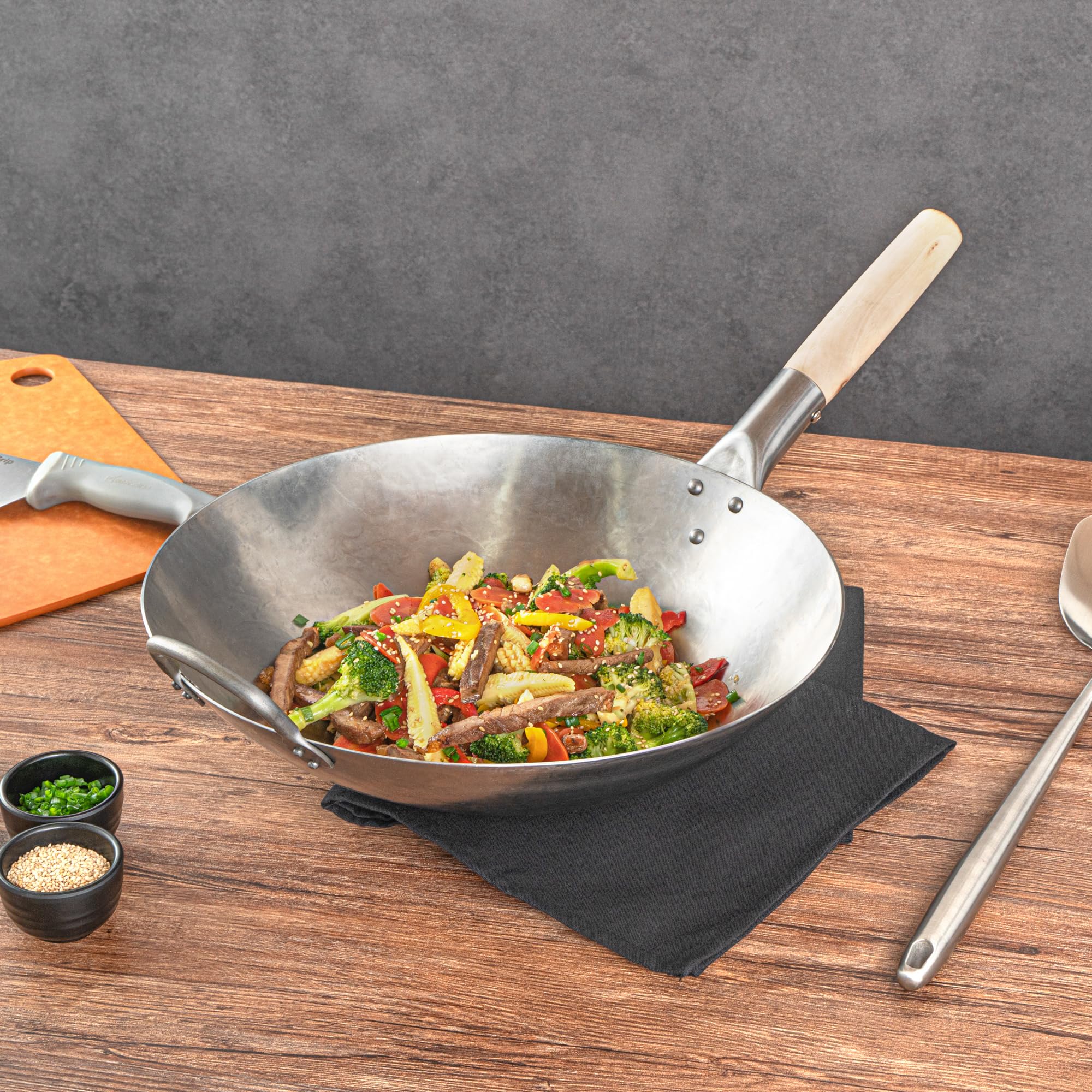 Woks Und Pfannen, Handgeschmiedeter Eisen-Wok, Chinesischer Traditioneller Handgehämmerter Wok Aus Karbonstahl Mit Holzgriff, Ohne Beschichtung Zum Kochen In Der Küche, 34 Cm