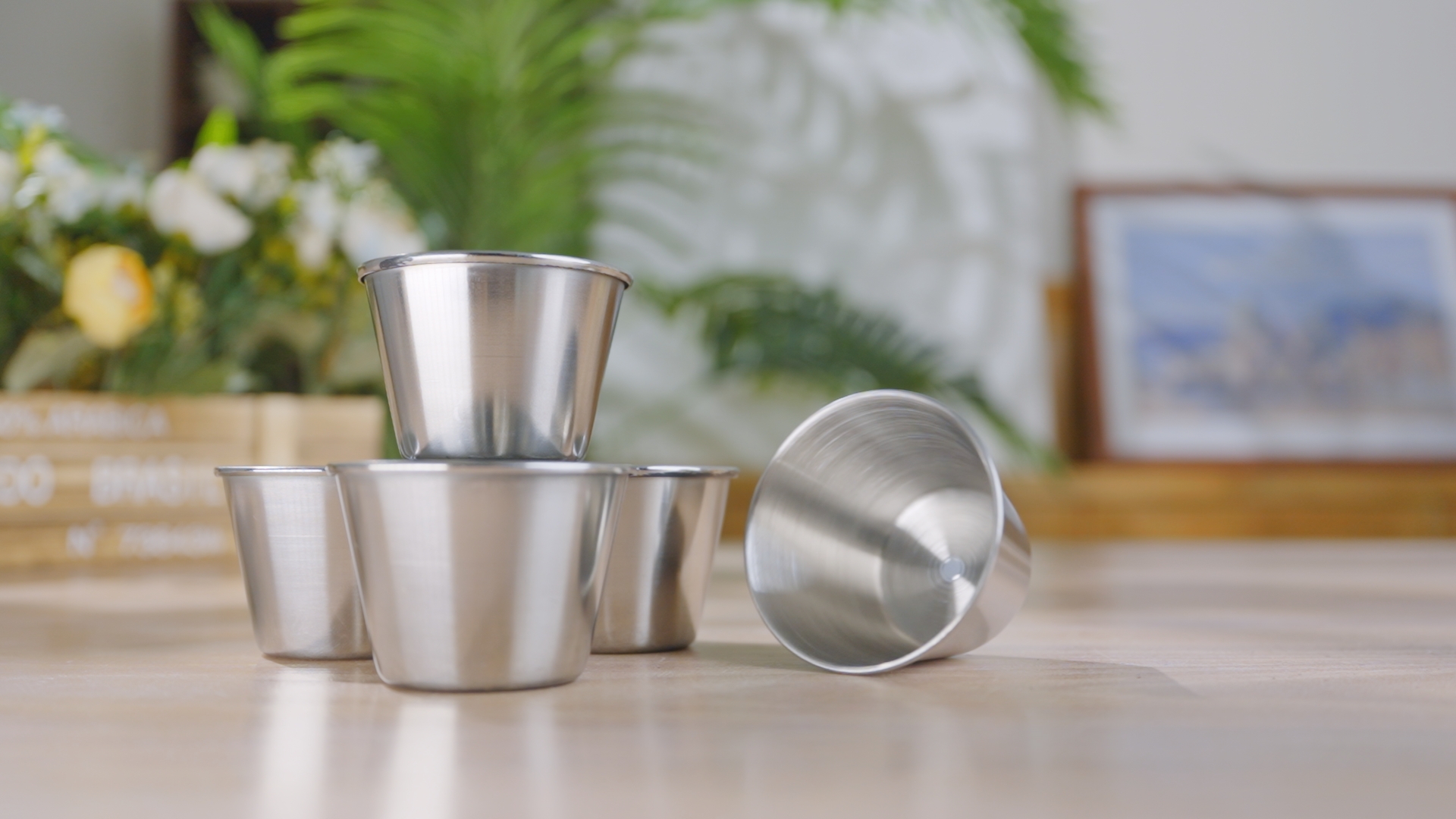 QUEXLAI 6 stuks saladedressingcontainers, 50 ml sauscontainer, kleine roestvrijstalen kruidencontainer, dipschaalset, voedselcontainer in de vorm van mini-doos met deksel voor snack, dips, salade en